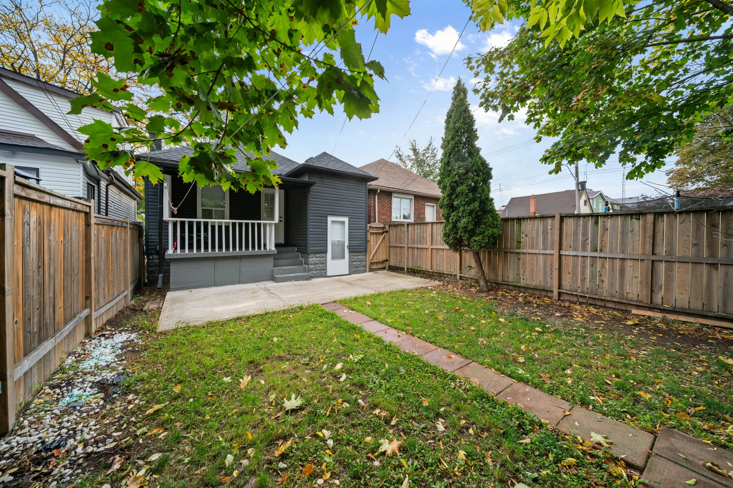 135TraginaAve_Exteriors12.jpg