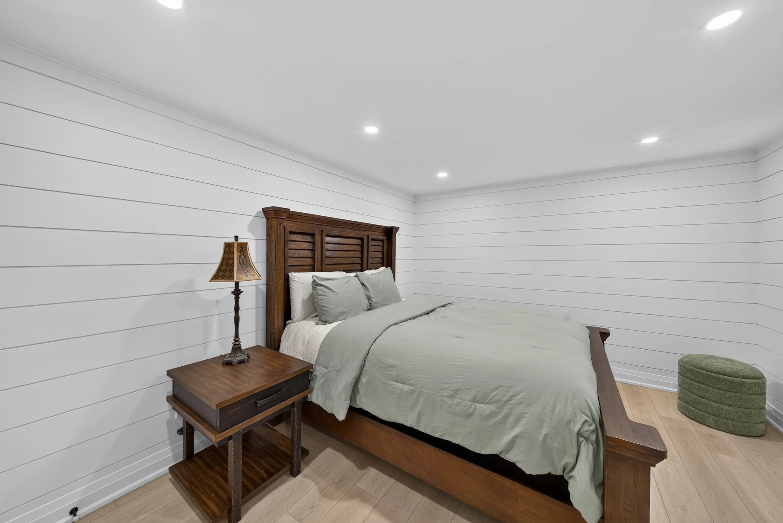 027_2612_Cushing_Rd_Interior_27.jpg