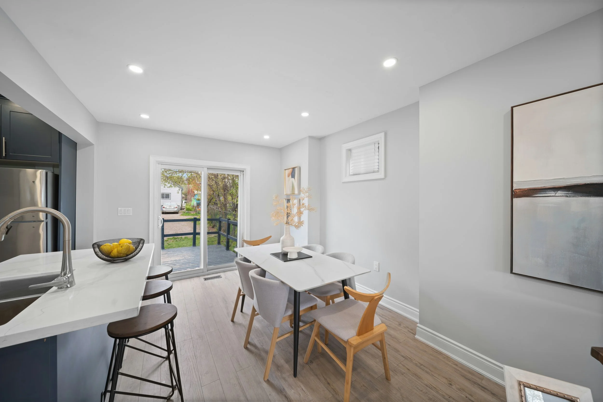 305WeirStN_Interior13.jpg