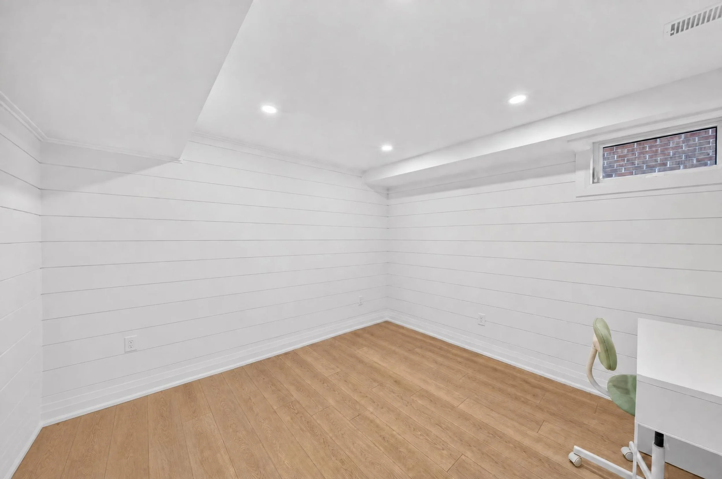 029_2612_Cushing_Rd_Interior_29.jpg
