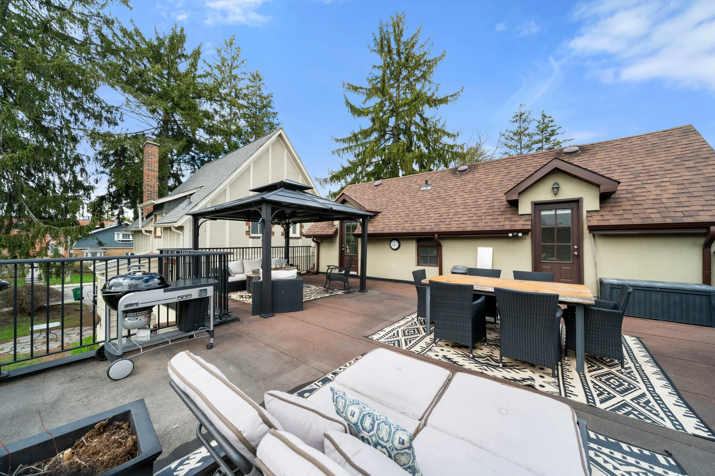 36 Mississauga Rd N_Exterior10.jpg