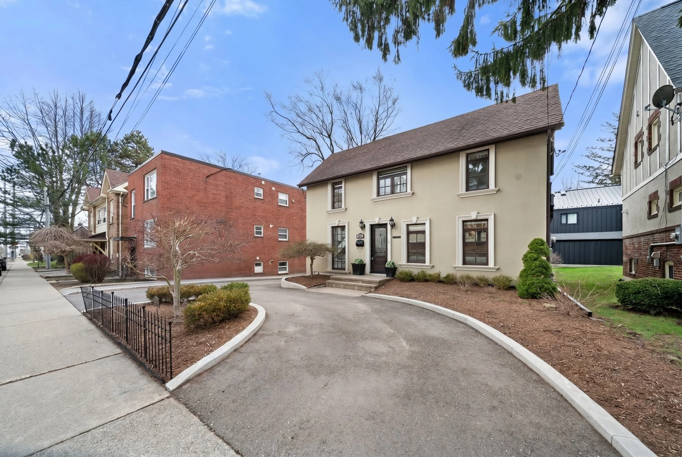 36 Mississauga Rd N_Exterior1_TREEADDED.jpg