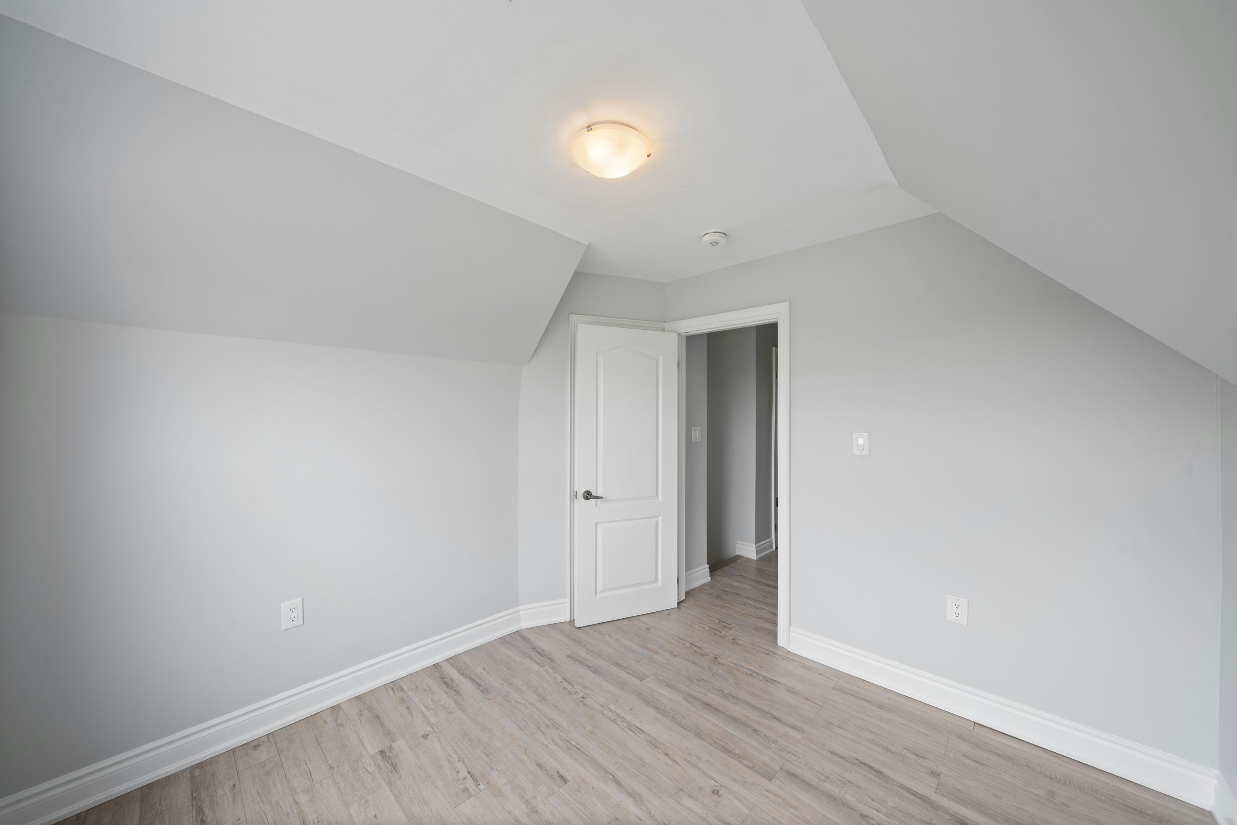 305WeirStN_Interior23.jpg