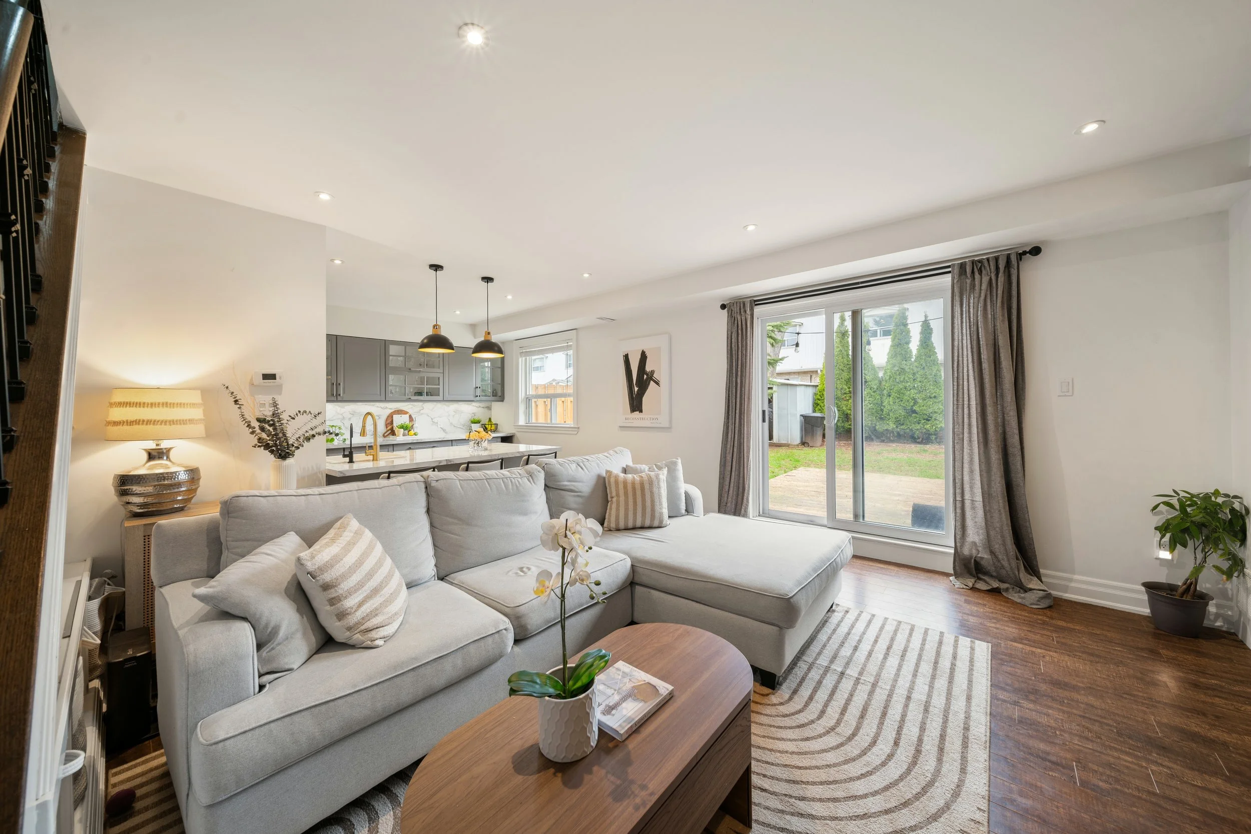 469 Claridge Rd #4_Interior8.jpg