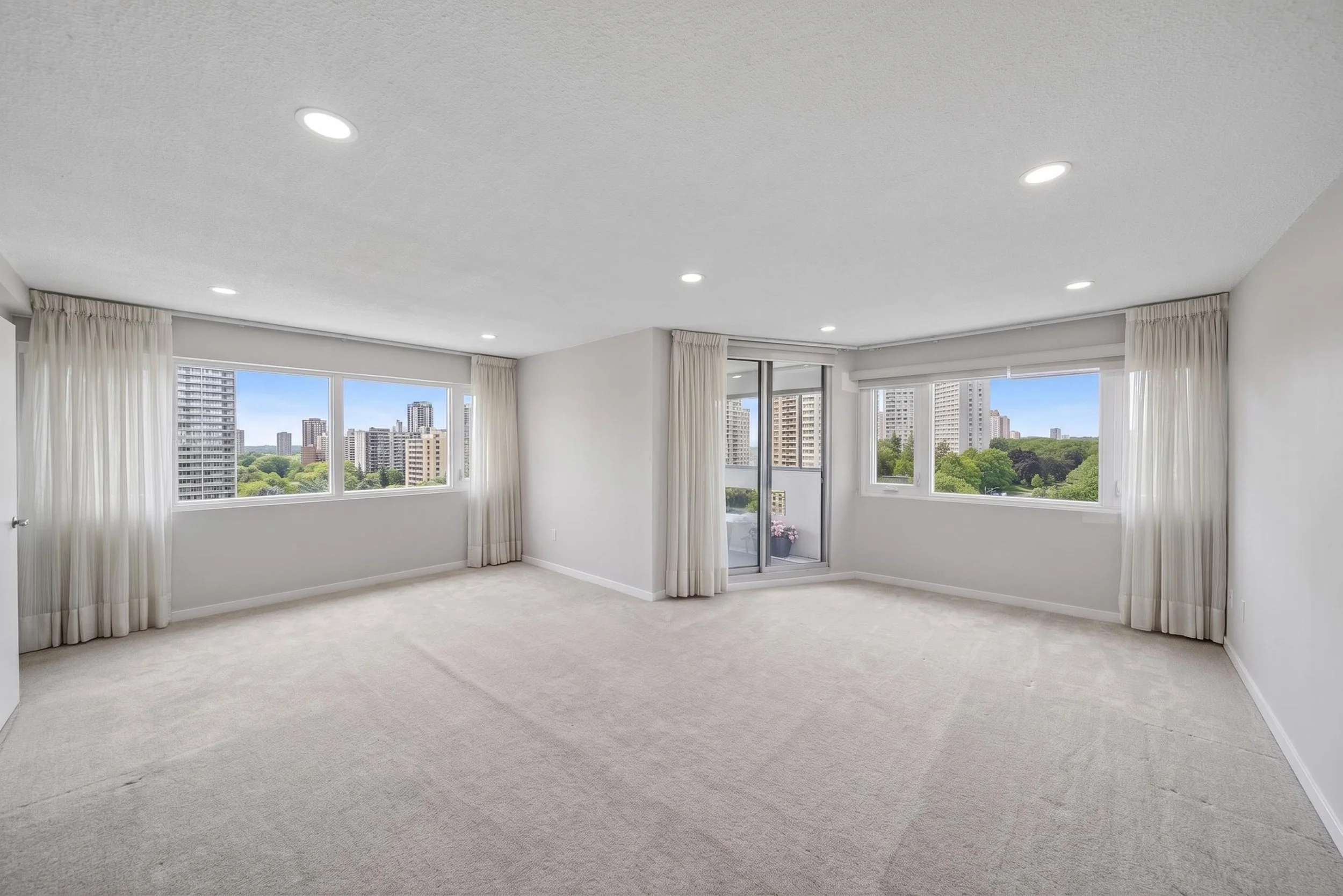 1580MississaugaValleyBlvd_Destaged_Interior60.jpg
