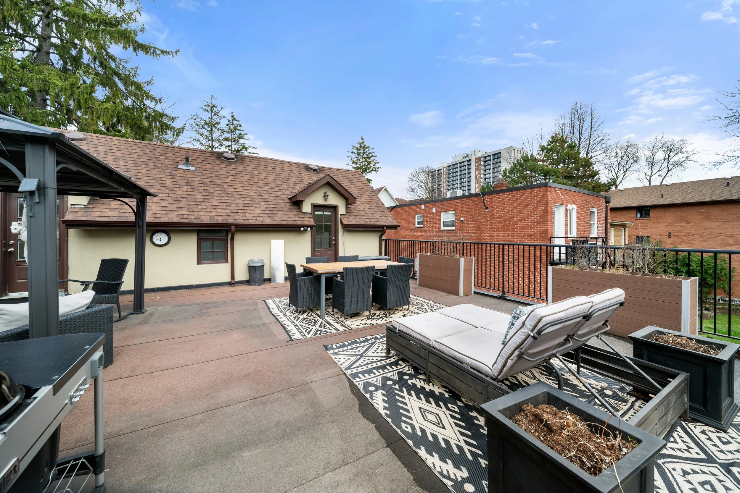 36 Mississauga Rd N_Exterior11.jpg