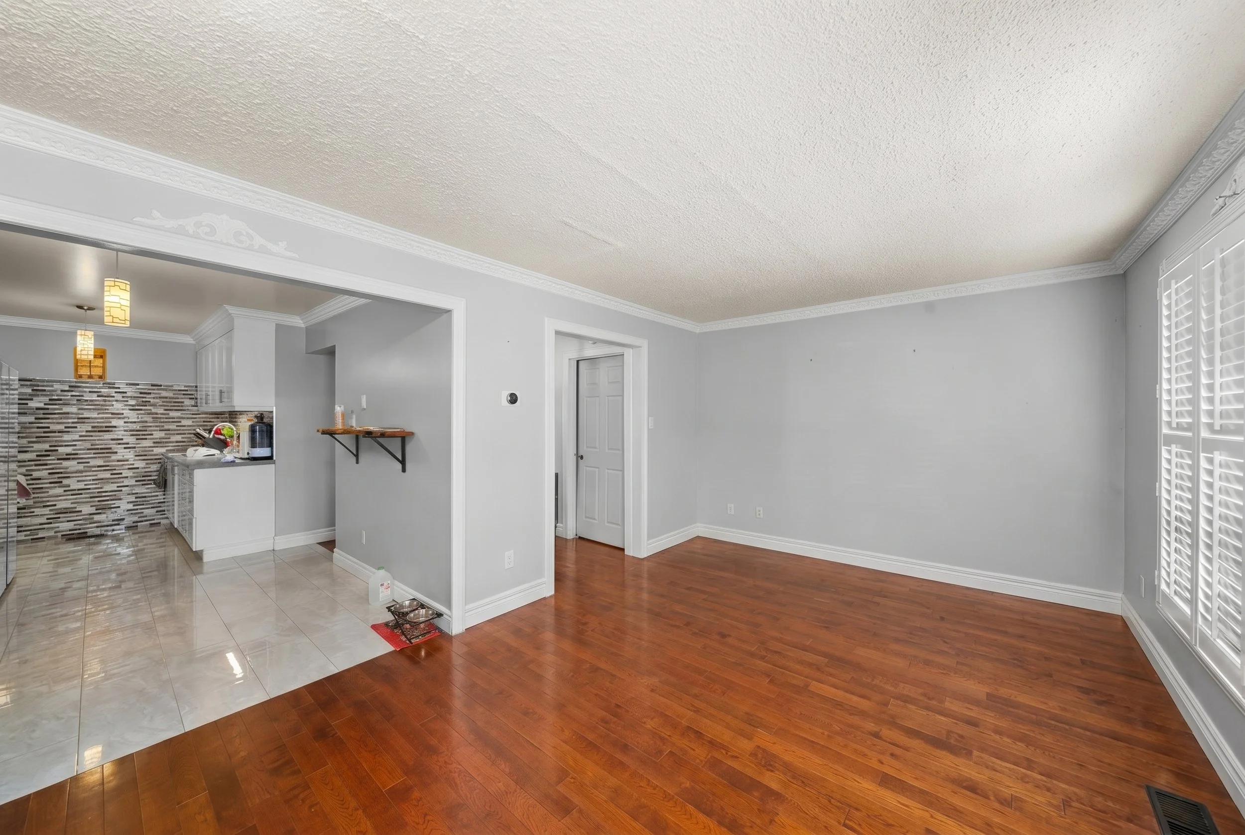 95QuantrellTrail_Interior9.jpg