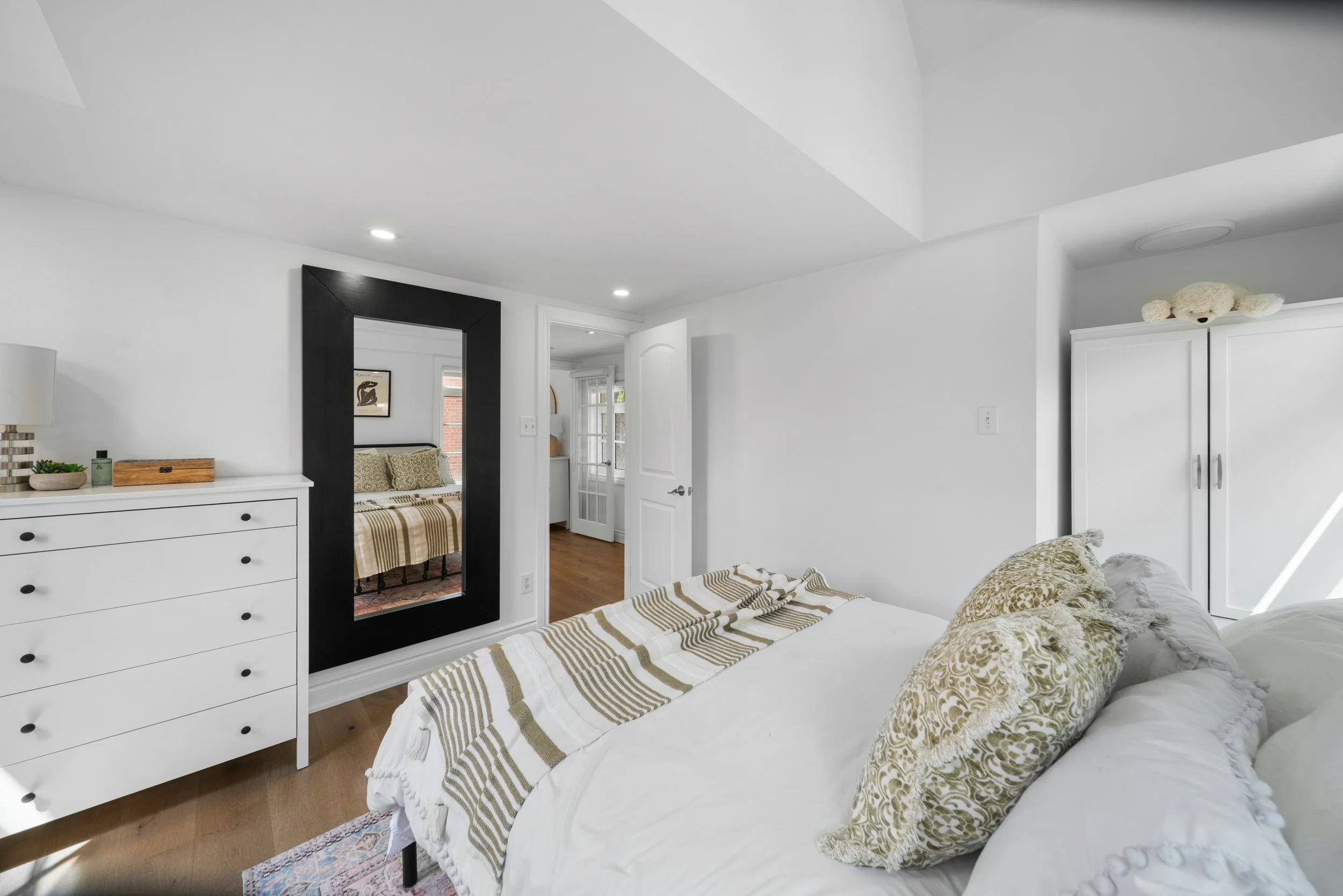 36 Mississauga Rd N_Interior6.jpg