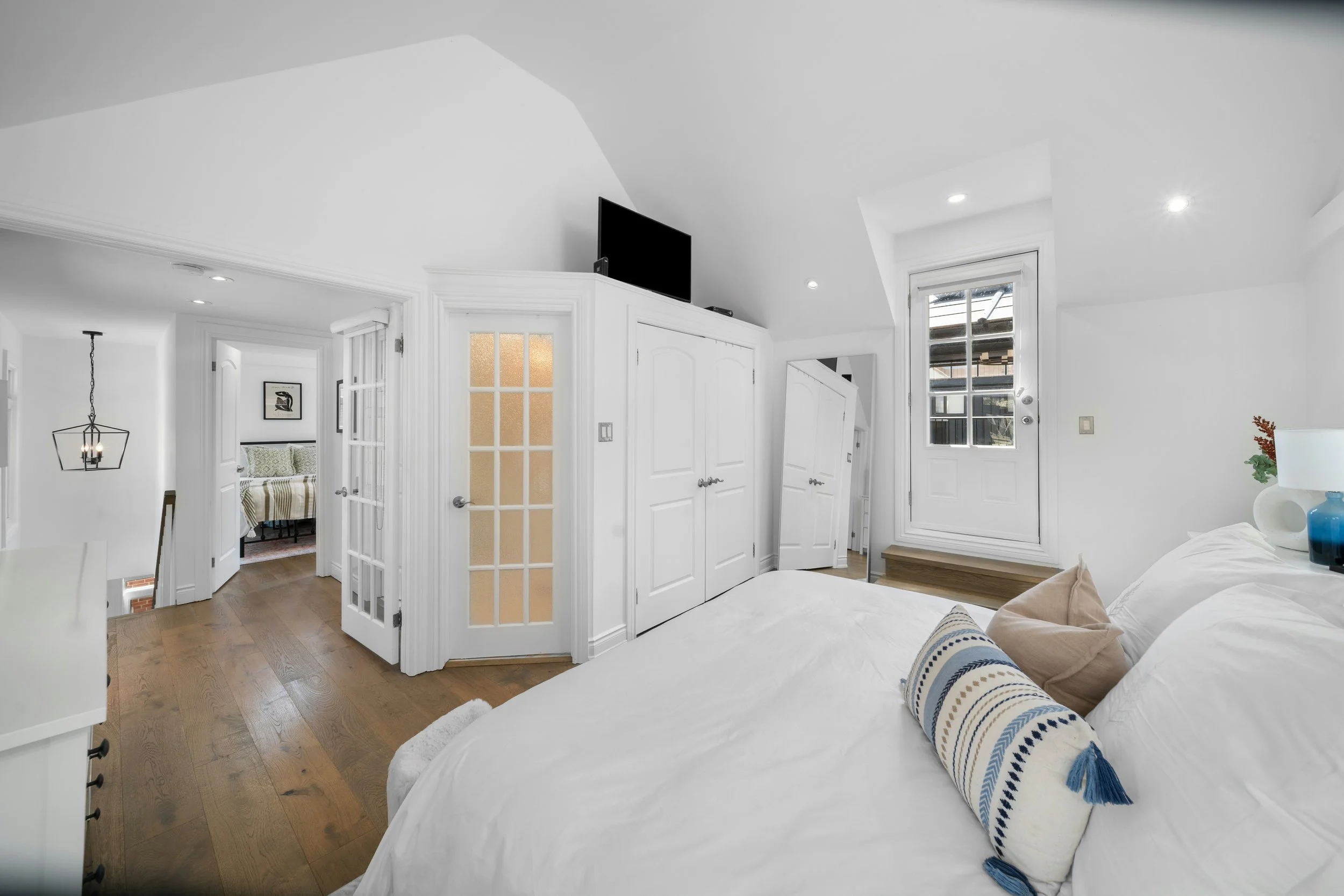 36 Mississauga Rd N_Interior2.jpg