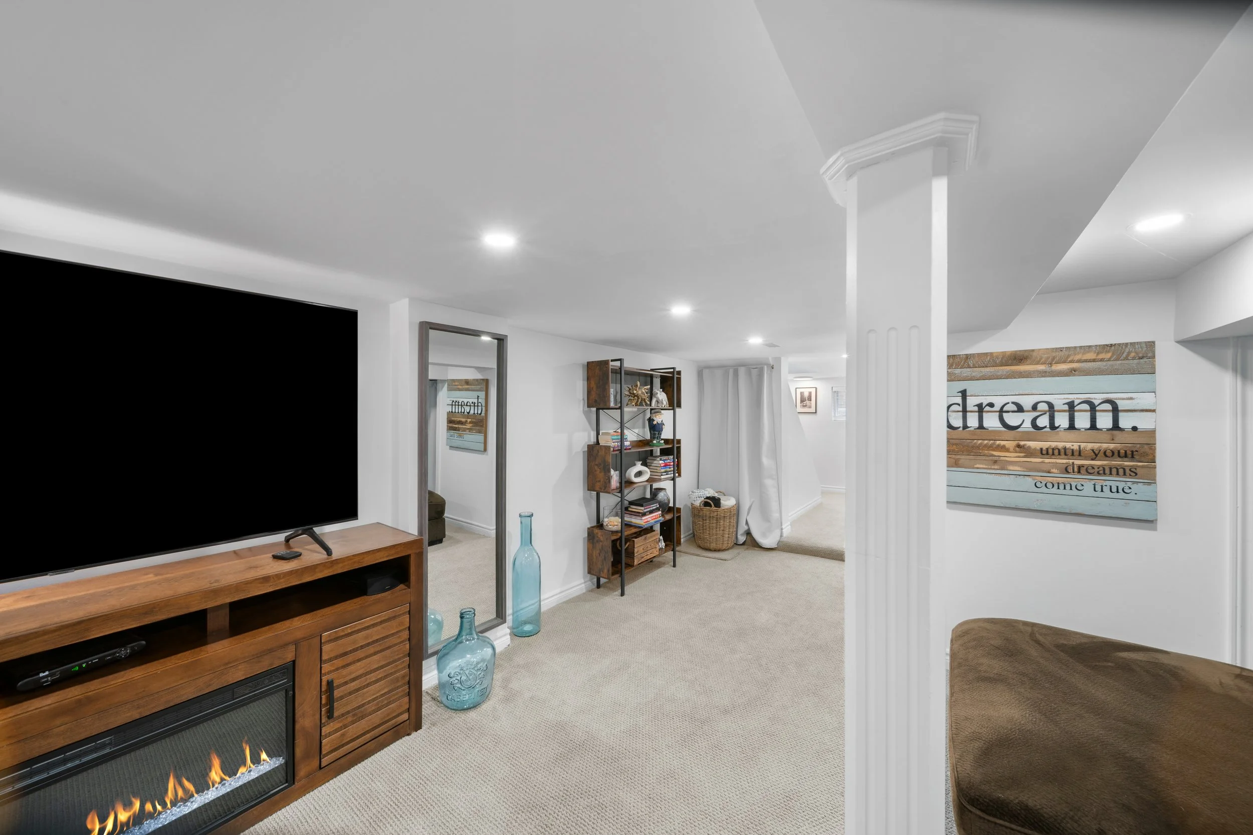 36 Mississauga Rd N_Interior9.jpg