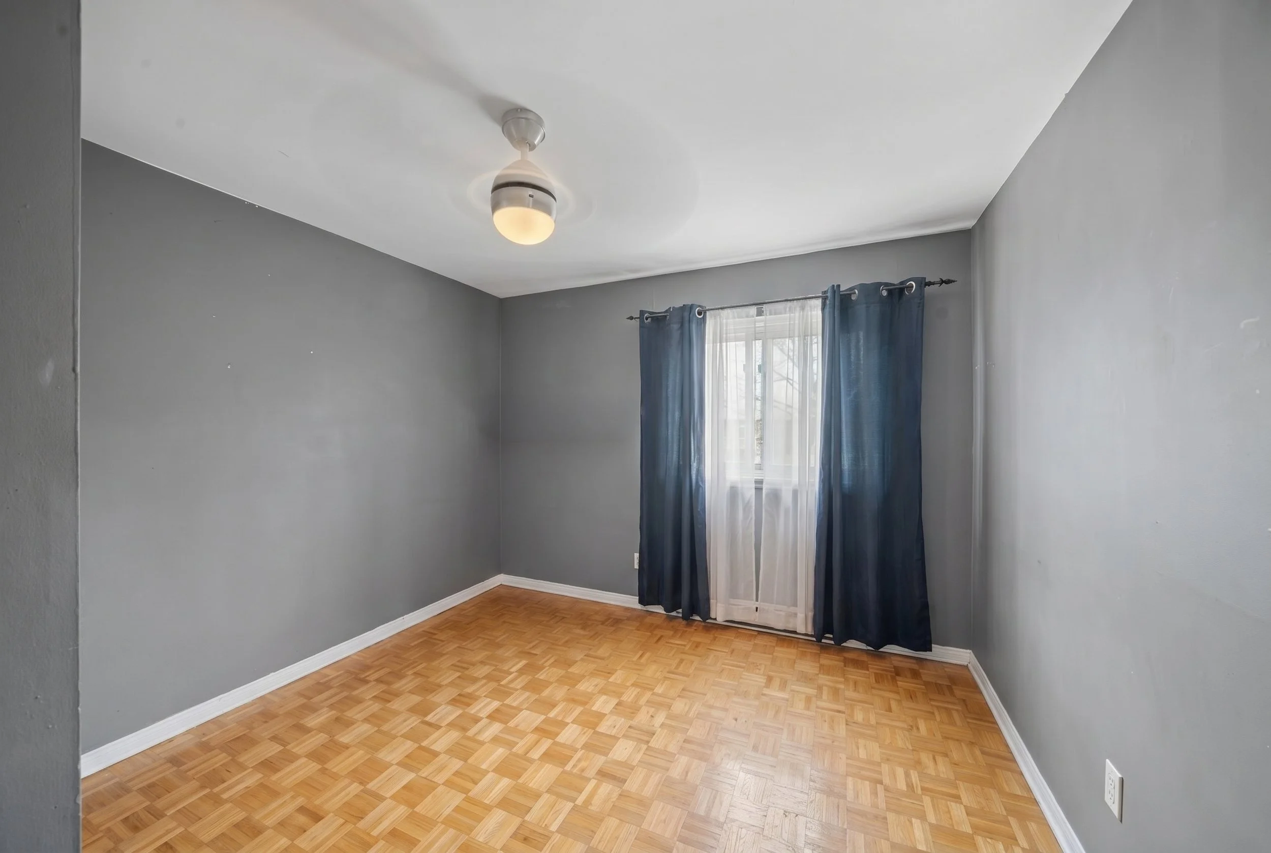 95QuantrellTrail_Interior19.jpg