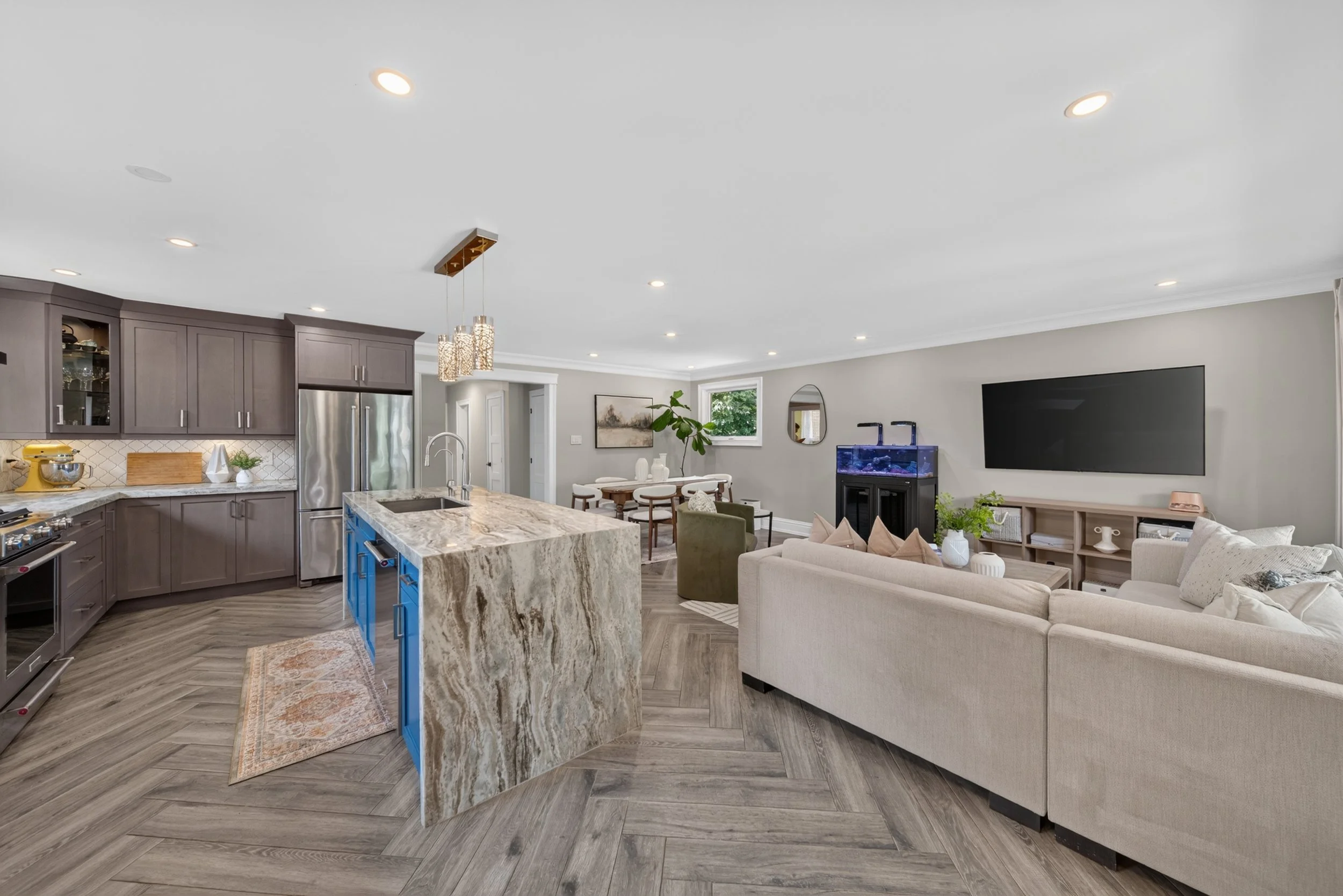006_2612_Cushing_Rd_Interior_01.jpg