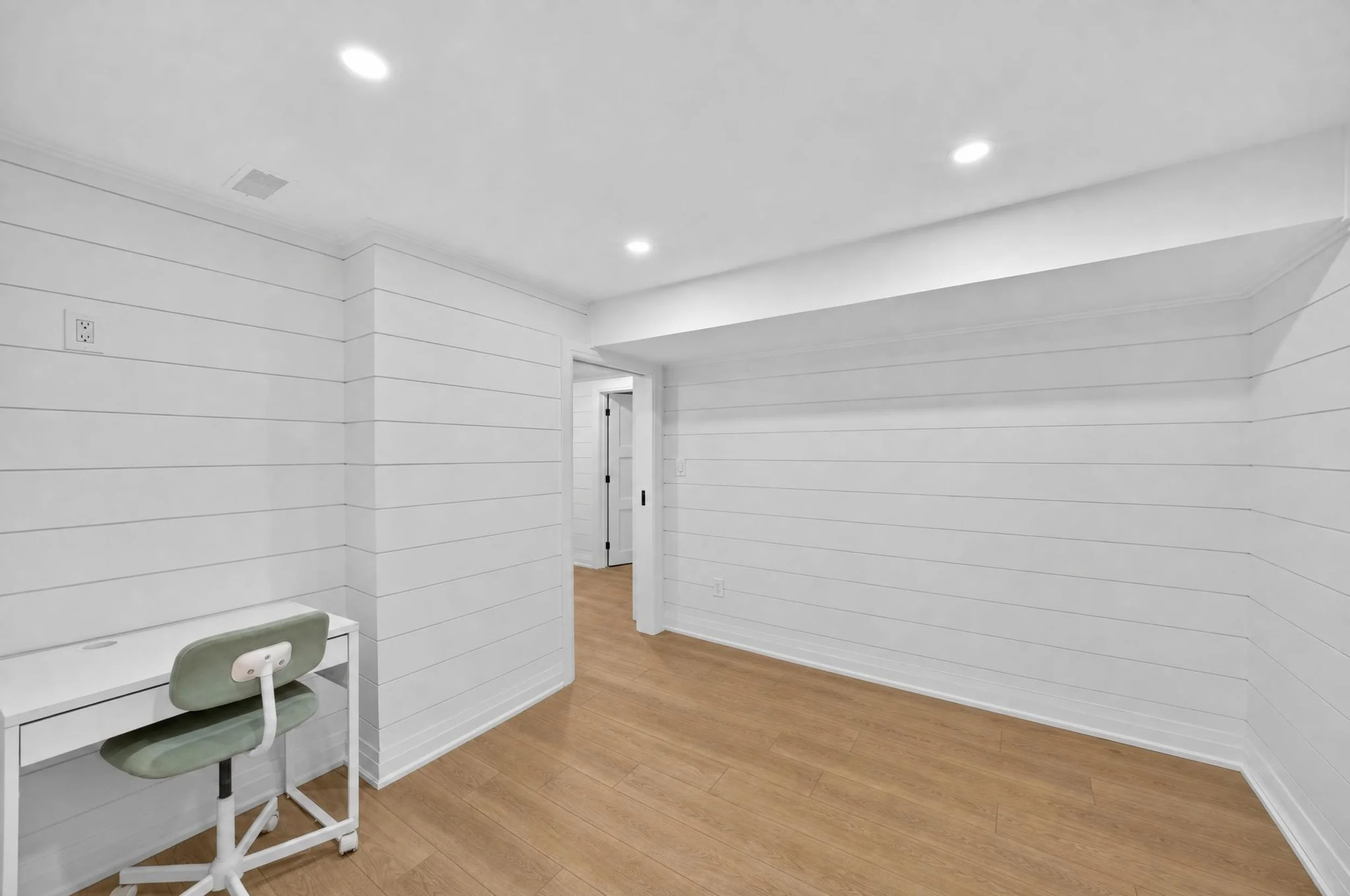 030_2612_Cushing_Rd_Interior_30.jpg