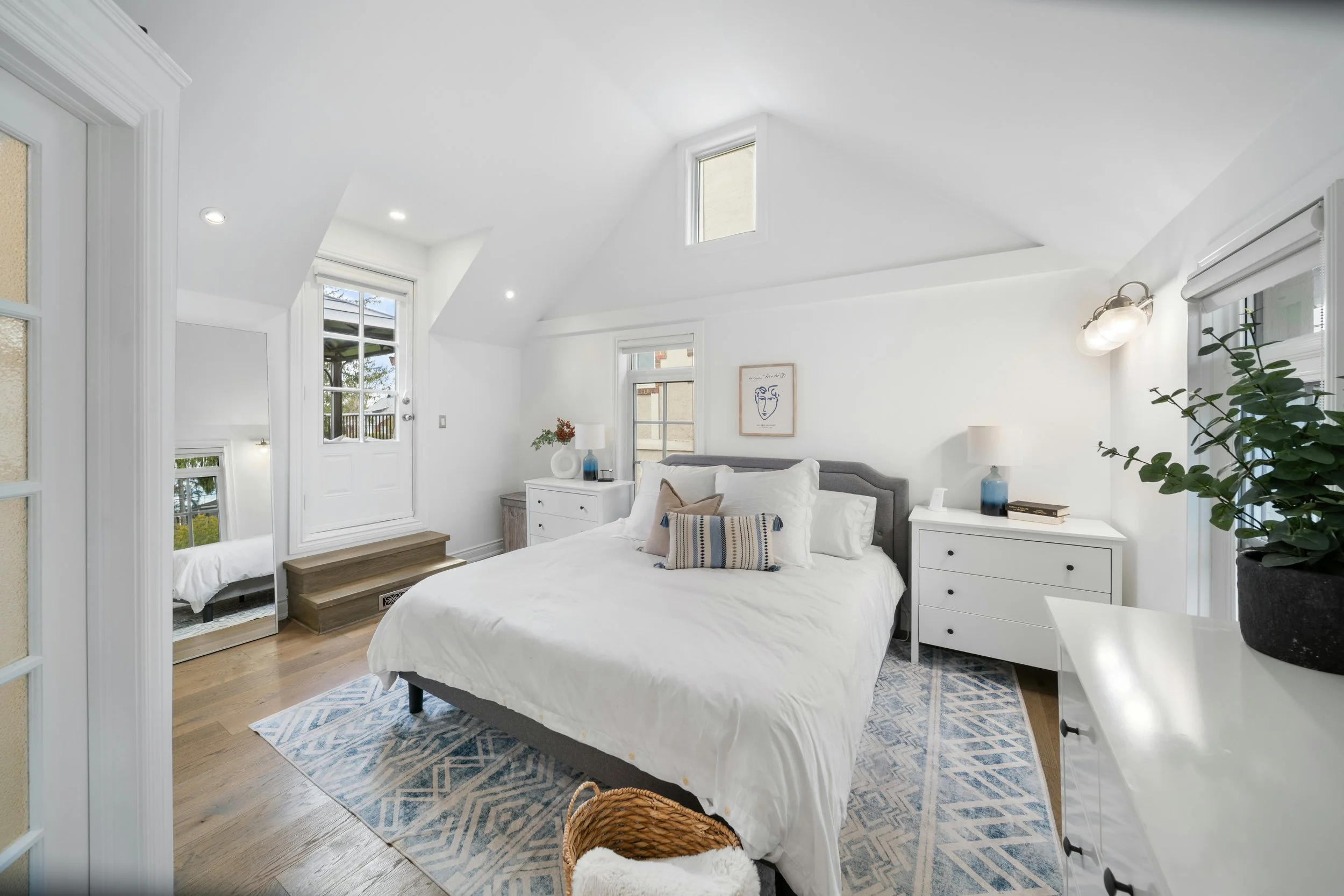 36 Mississauga Rd N_Interior1.jpg