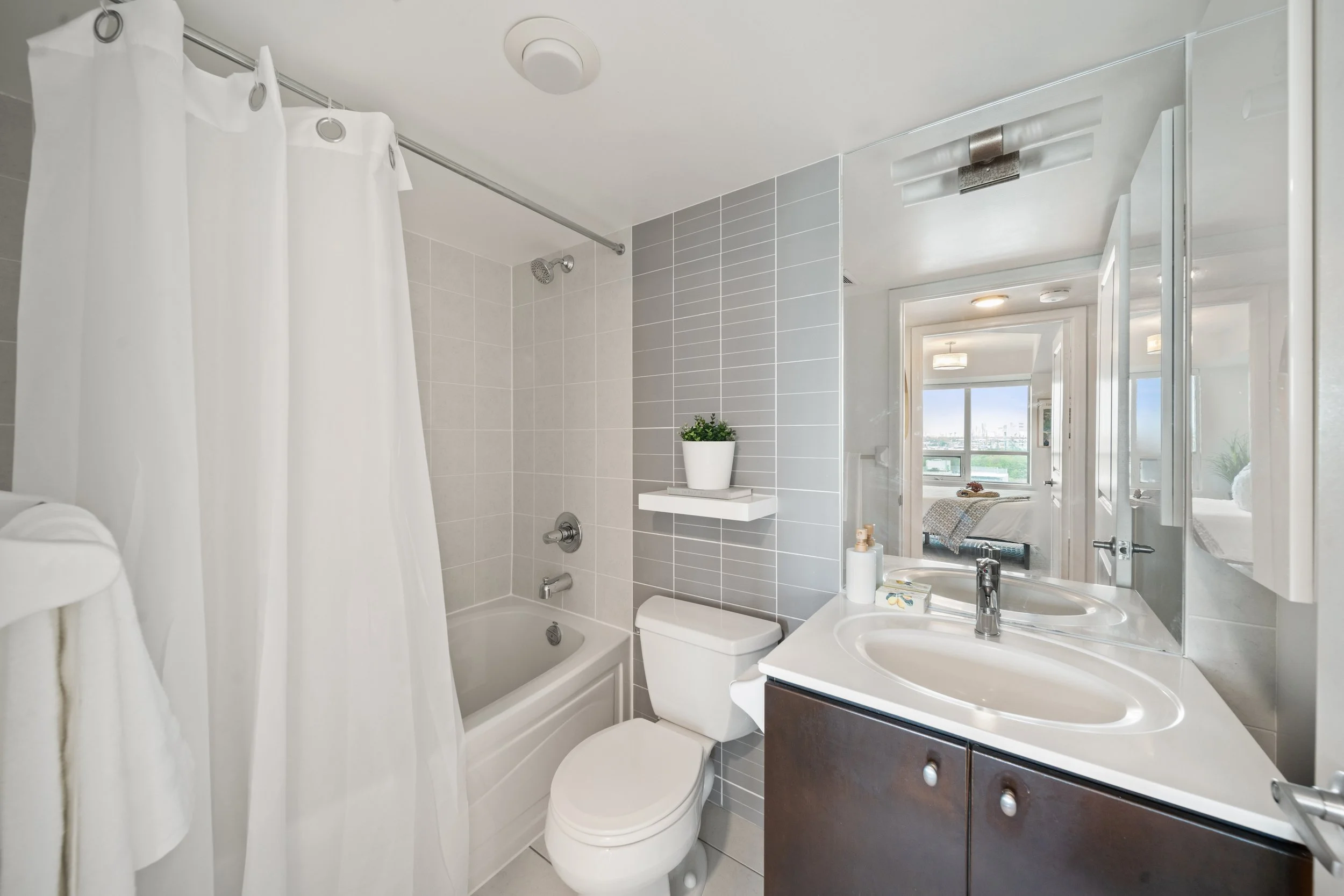 225 Sherway Gardens Rd #1601_Interior17.jpg