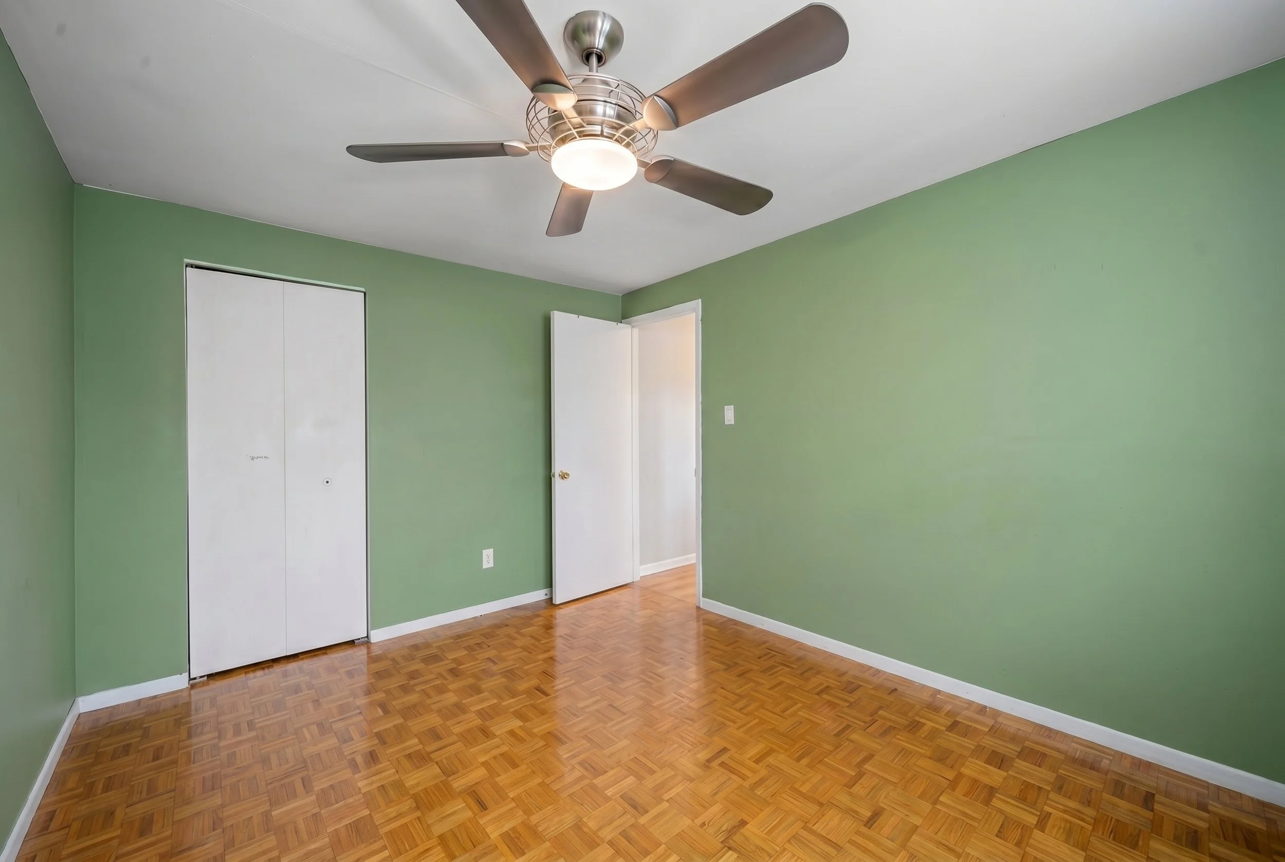 95QuantrellTrail_Interior18.jpg