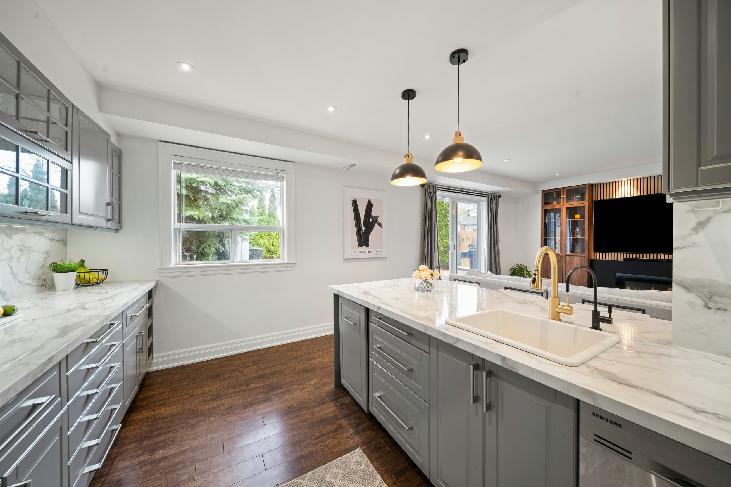 469 Claridge Rd #4_Interior13.jpg