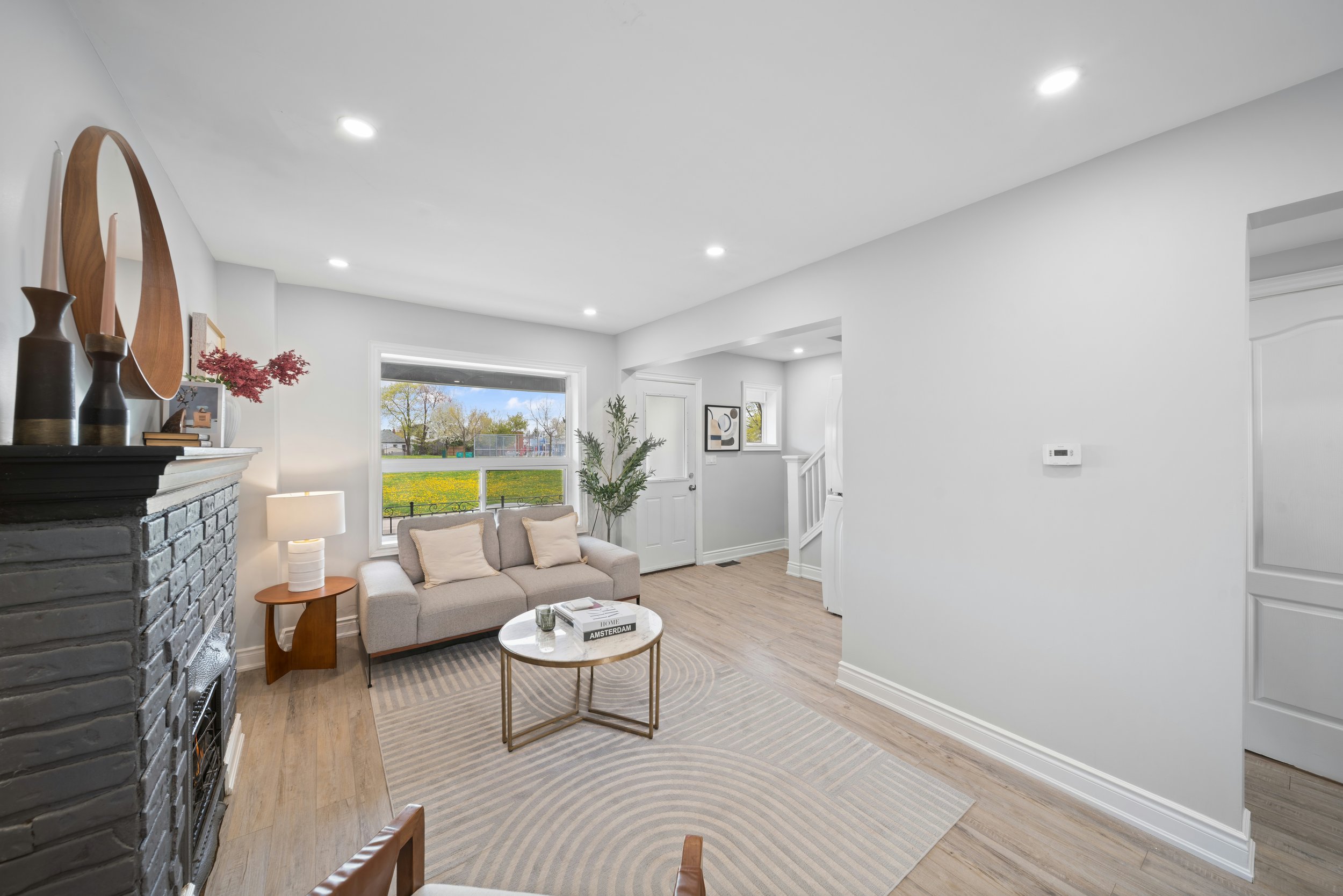 305WeirStN_Interior11.jpg