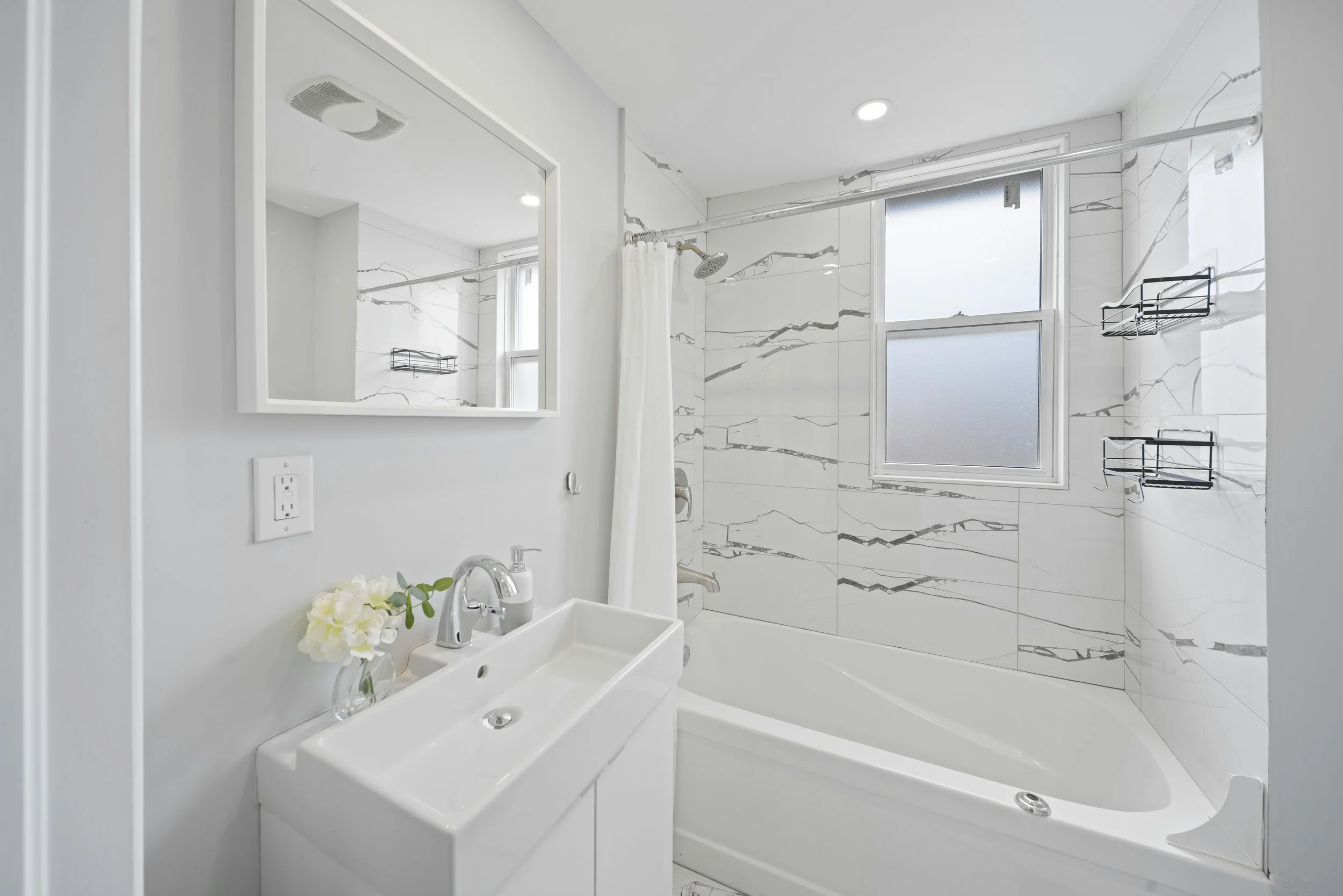 305WeirStN_Interior24.jpg