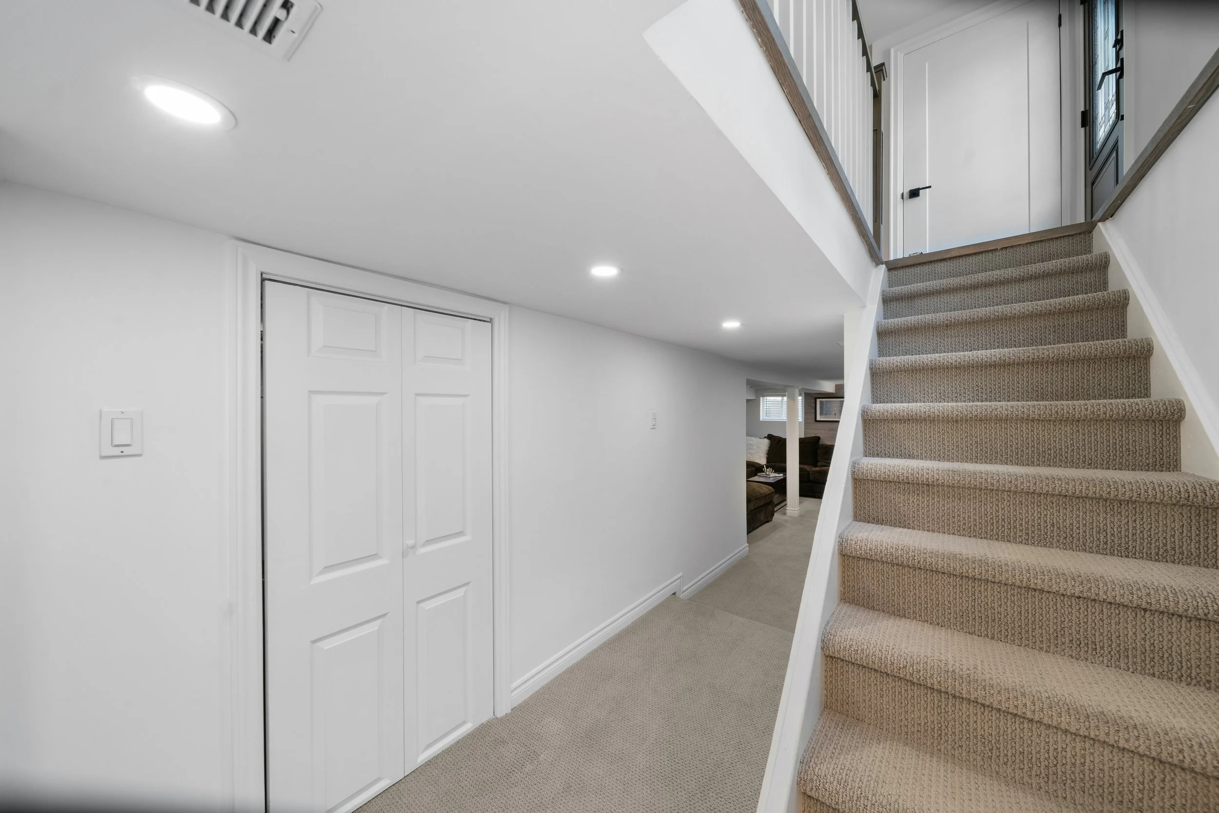 36 Mississauga Rd N_Interior7.jpg