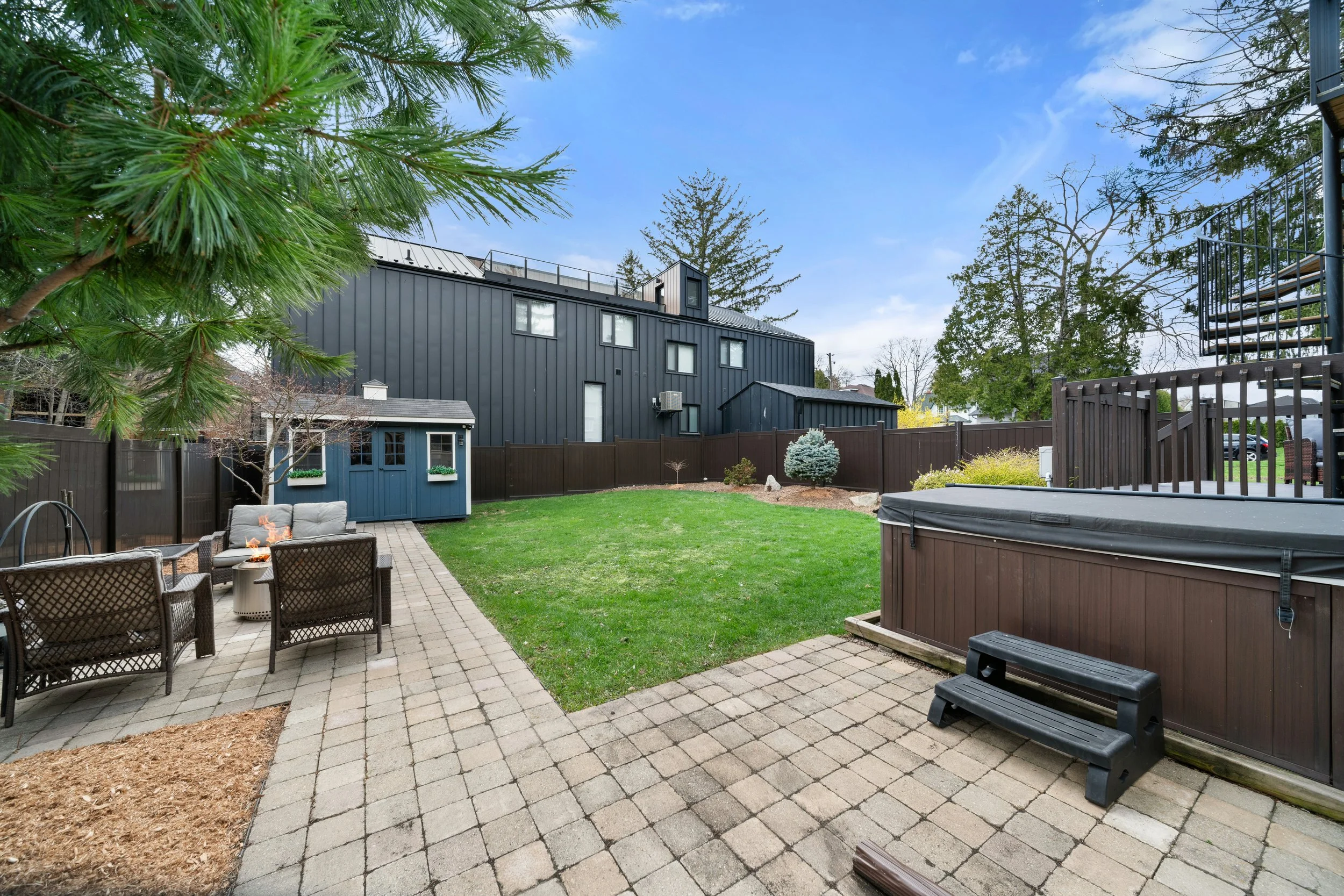 36 Mississauga Rd N_Exterior4.jpg