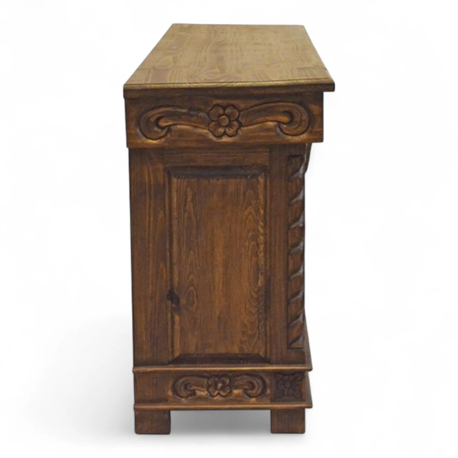 Handmade in Mexico, the Old West Longhorn Carved Console features a cowhide front panel, carved Longhorn detail, and trunk-style storage. Rustic Western design, 72" x 20" x 36".