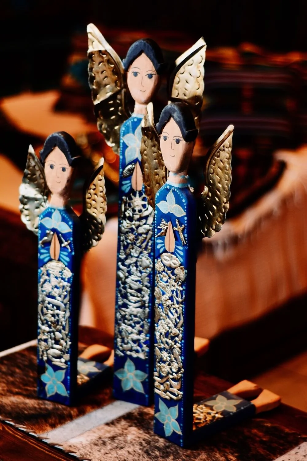 Milagros Ángel Arrodillada