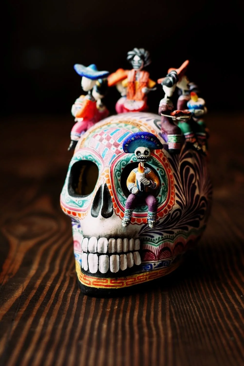 Montesinos Skull with Catrinas