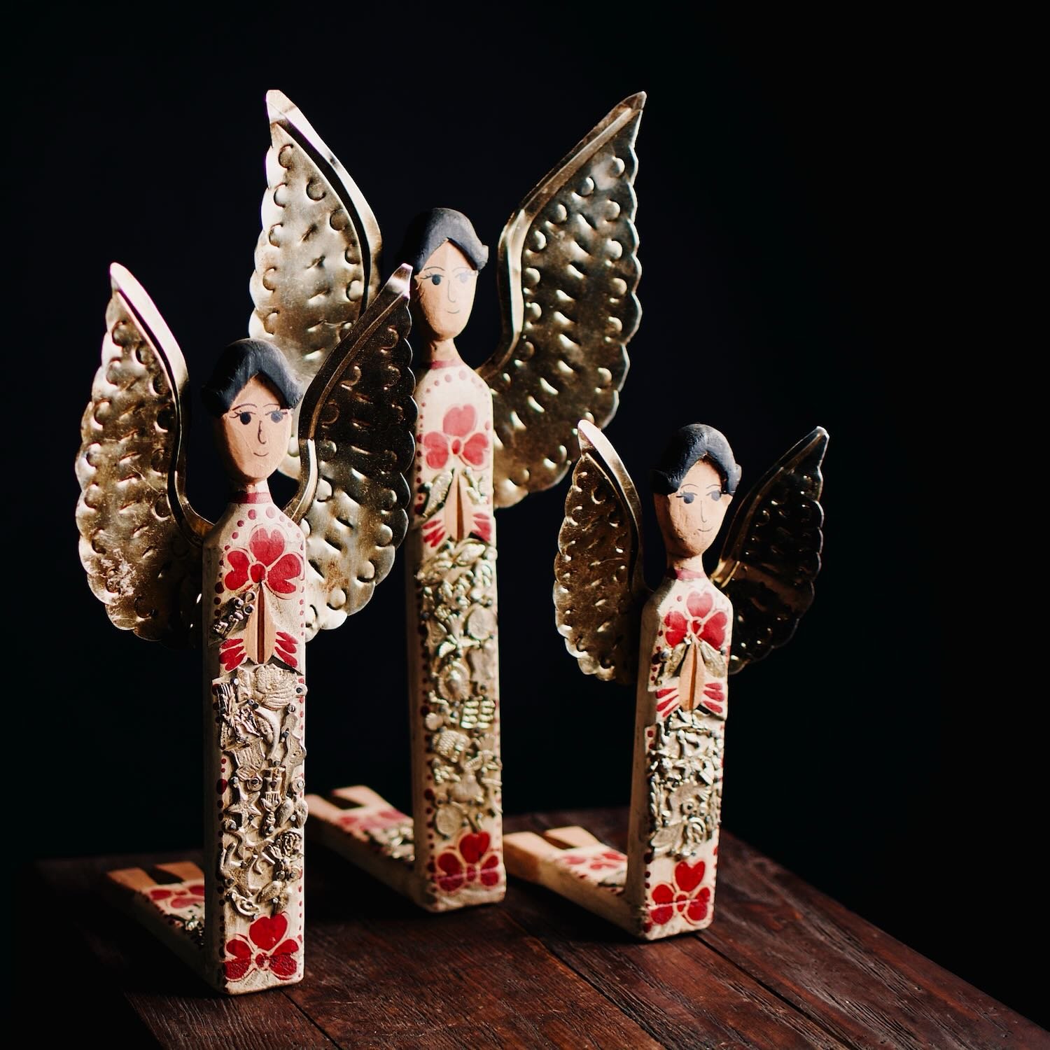 Kneeling Milagros Angels