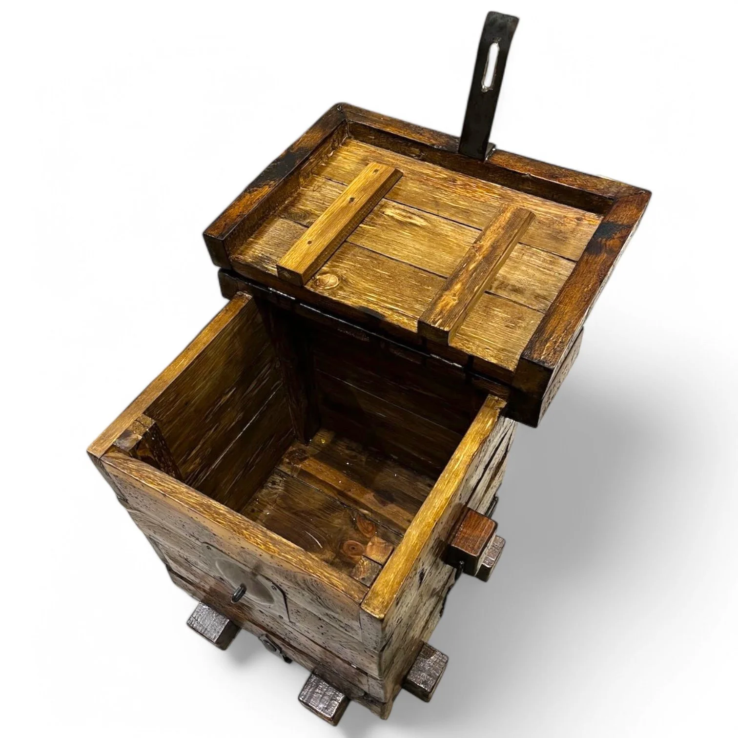Hacienda Rústica End Table Trunk