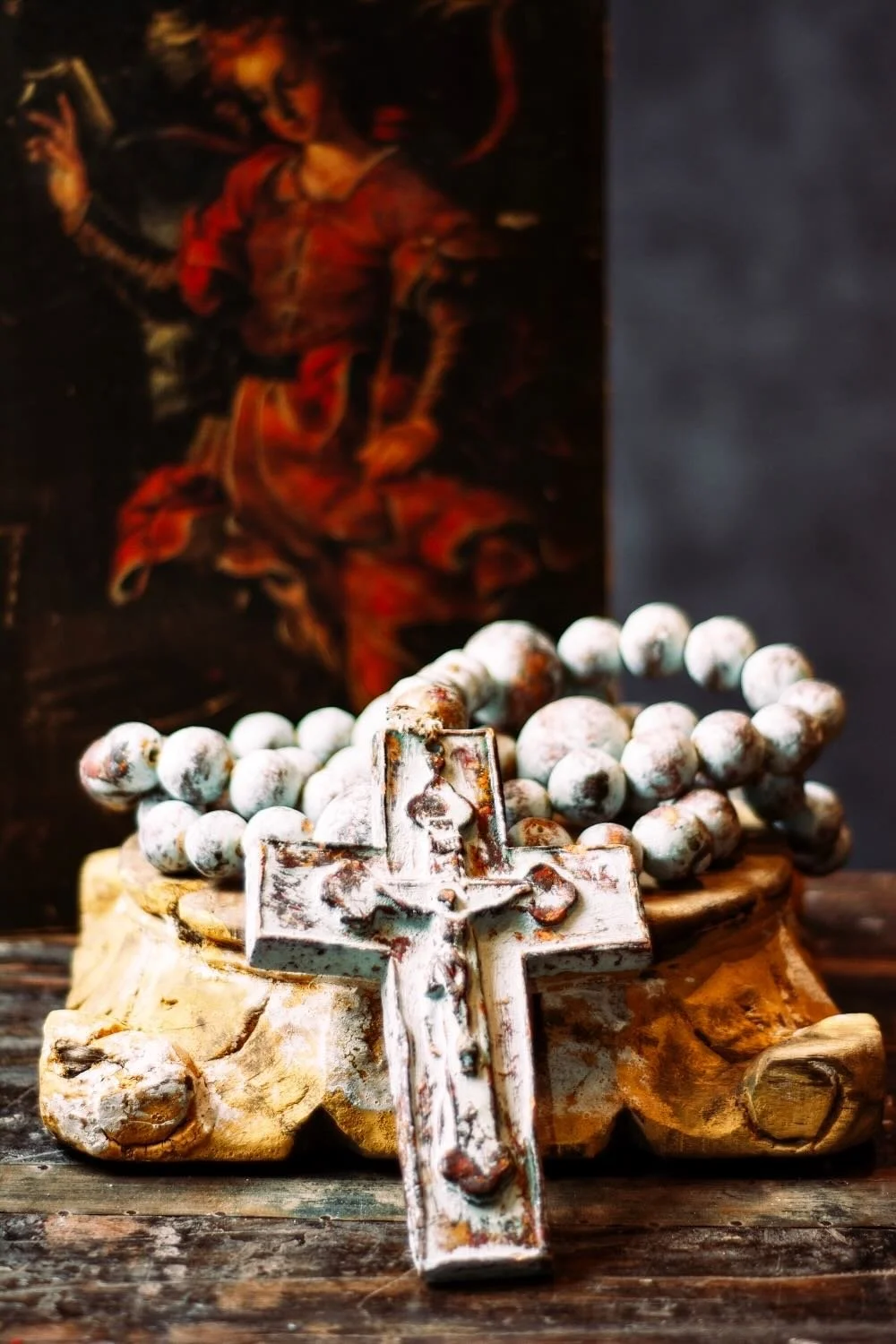 Rosario de Barro - Turquoise. Oversized 45" turquoise clay rosary from Milagros Rústicos. Handcrafted in Mexico with a distressed finish. Ideal for large-scale decor.