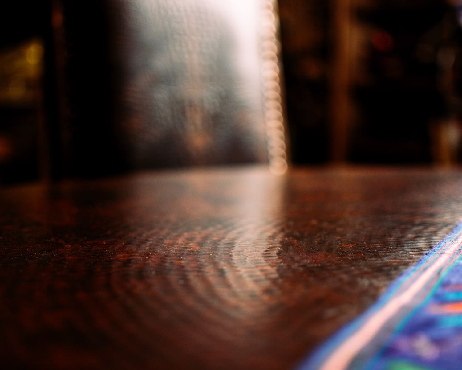 A Dining Experience Like No Other: The Arabella Cobre Table & Especial de Texas Chairs