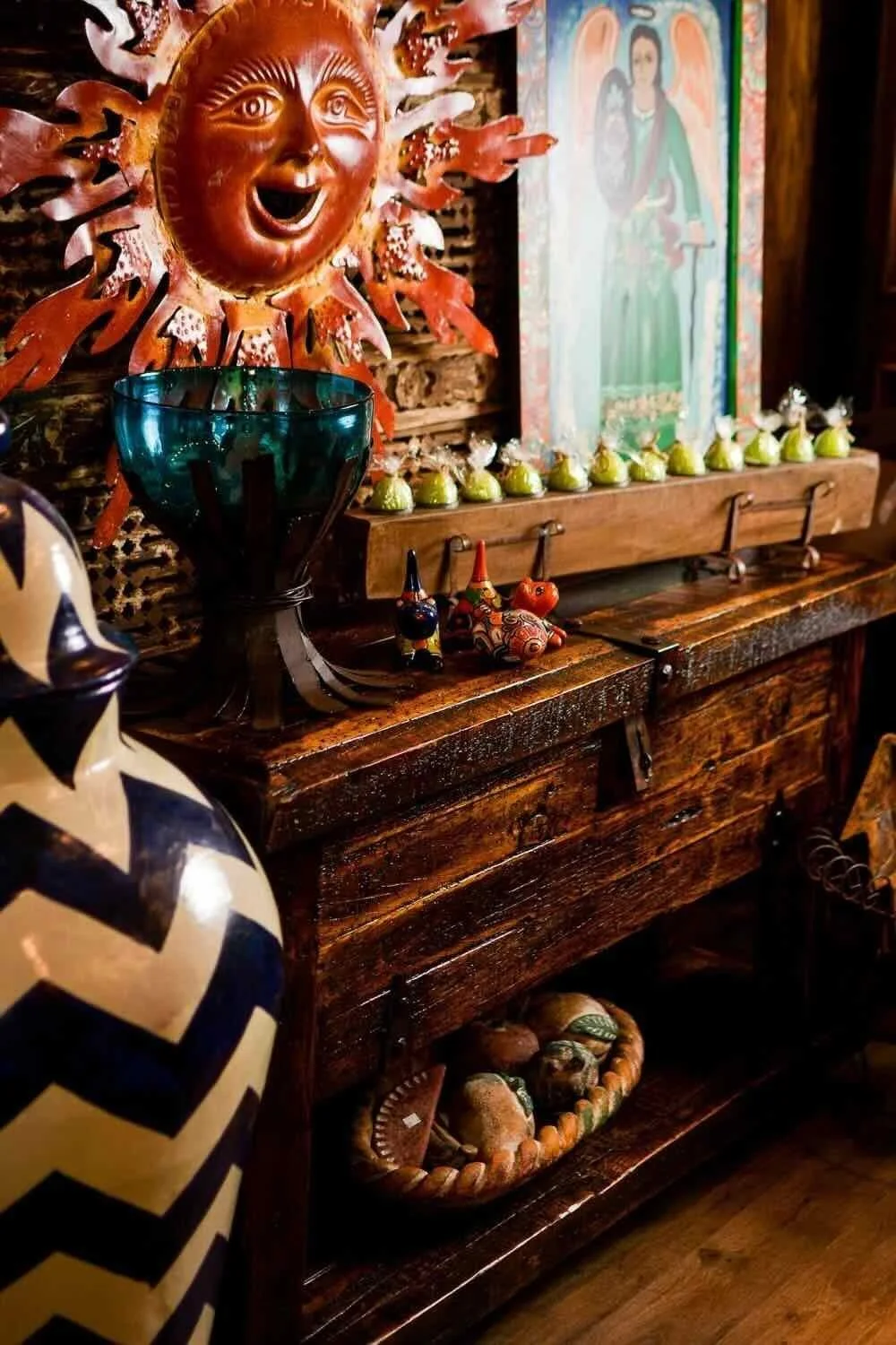 Hacienda Rústica Sofa Table Trunk