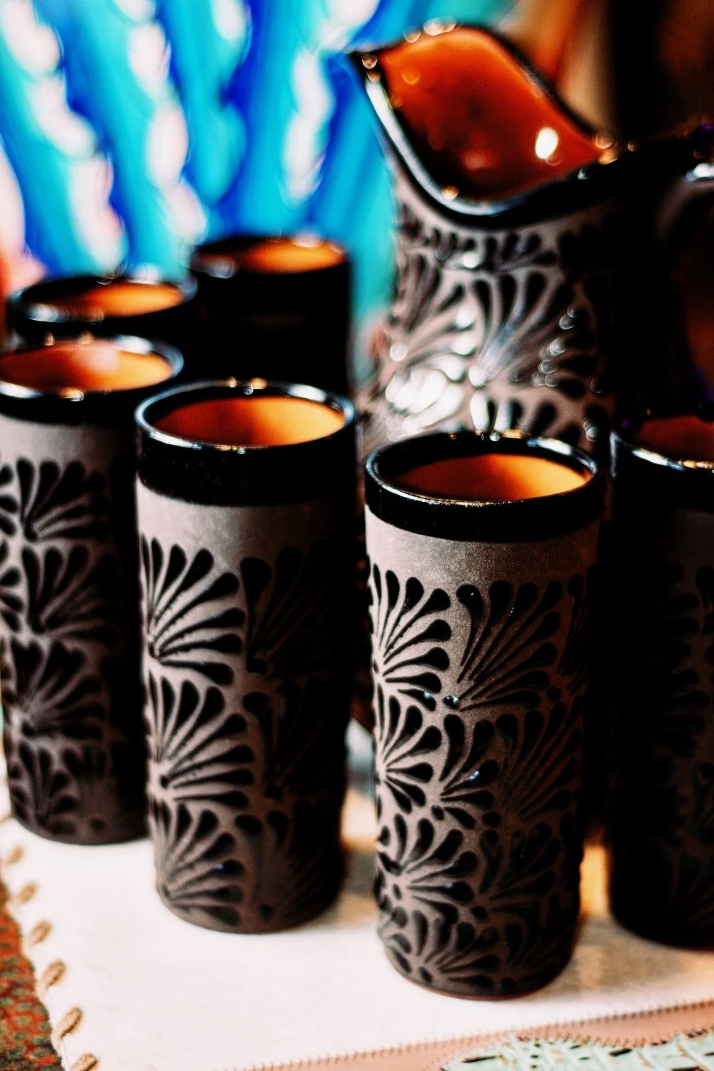 Love that mono chromatic style? Check out our new slick black and gray barro pitcher and tumbler set from Mexico. Rich and elegant and available while supplies last at Milagros Rústicos in Arizona.