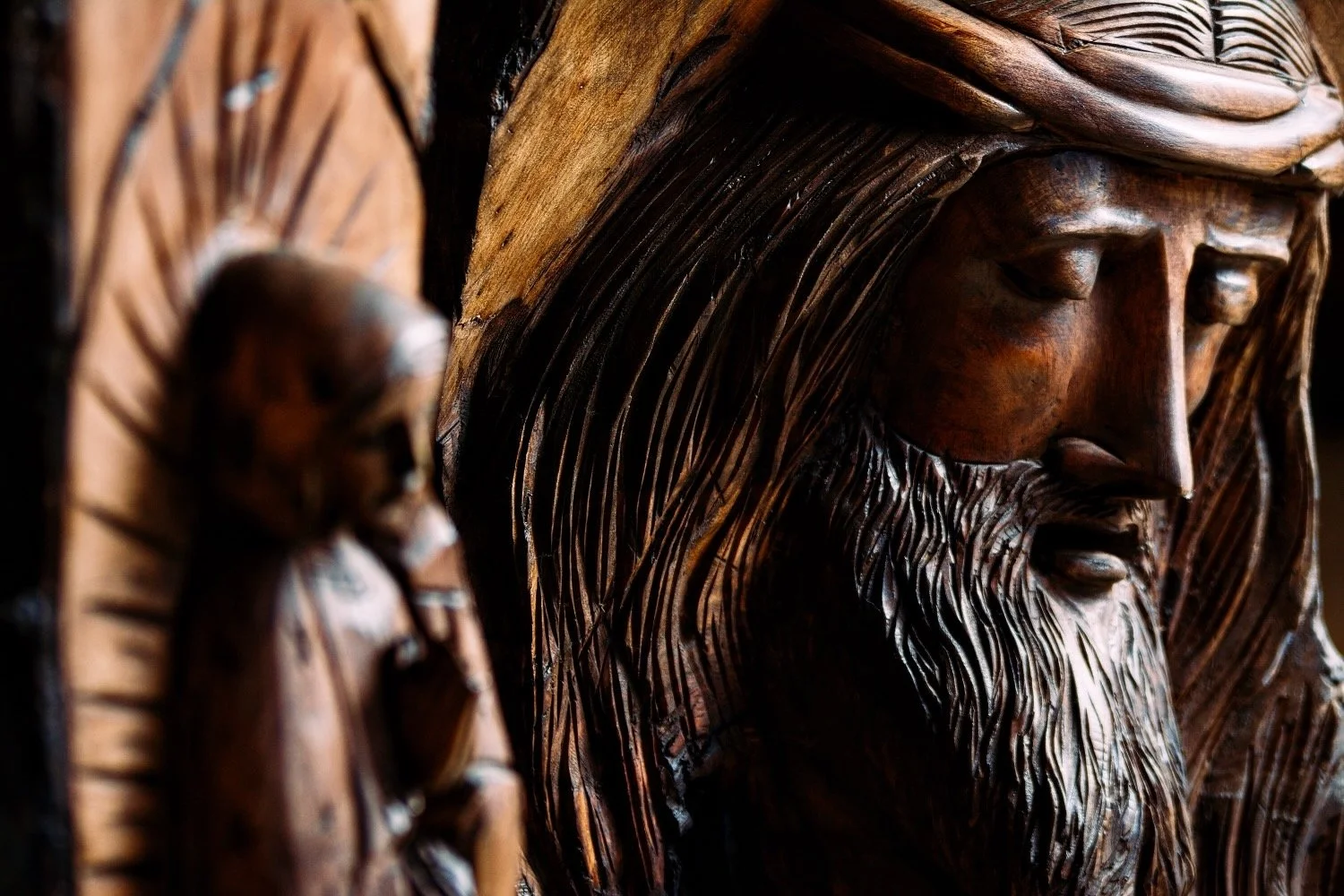 Amazing details on this hand carved Guadalupe and Jesus. Gorgeous art pieces from Milagros Rústicos in Arizona.