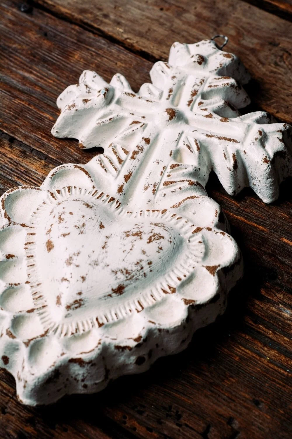 White Clay Heart with Cross – Handmade Mexican Wall Décor