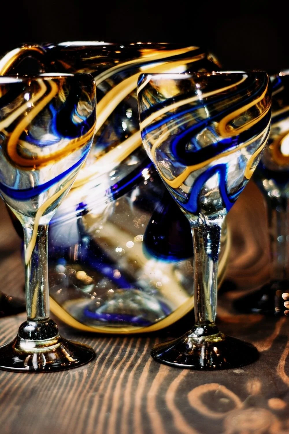 Azul Cobalto y Oro Handblown Pitcher and Wine Glass Set