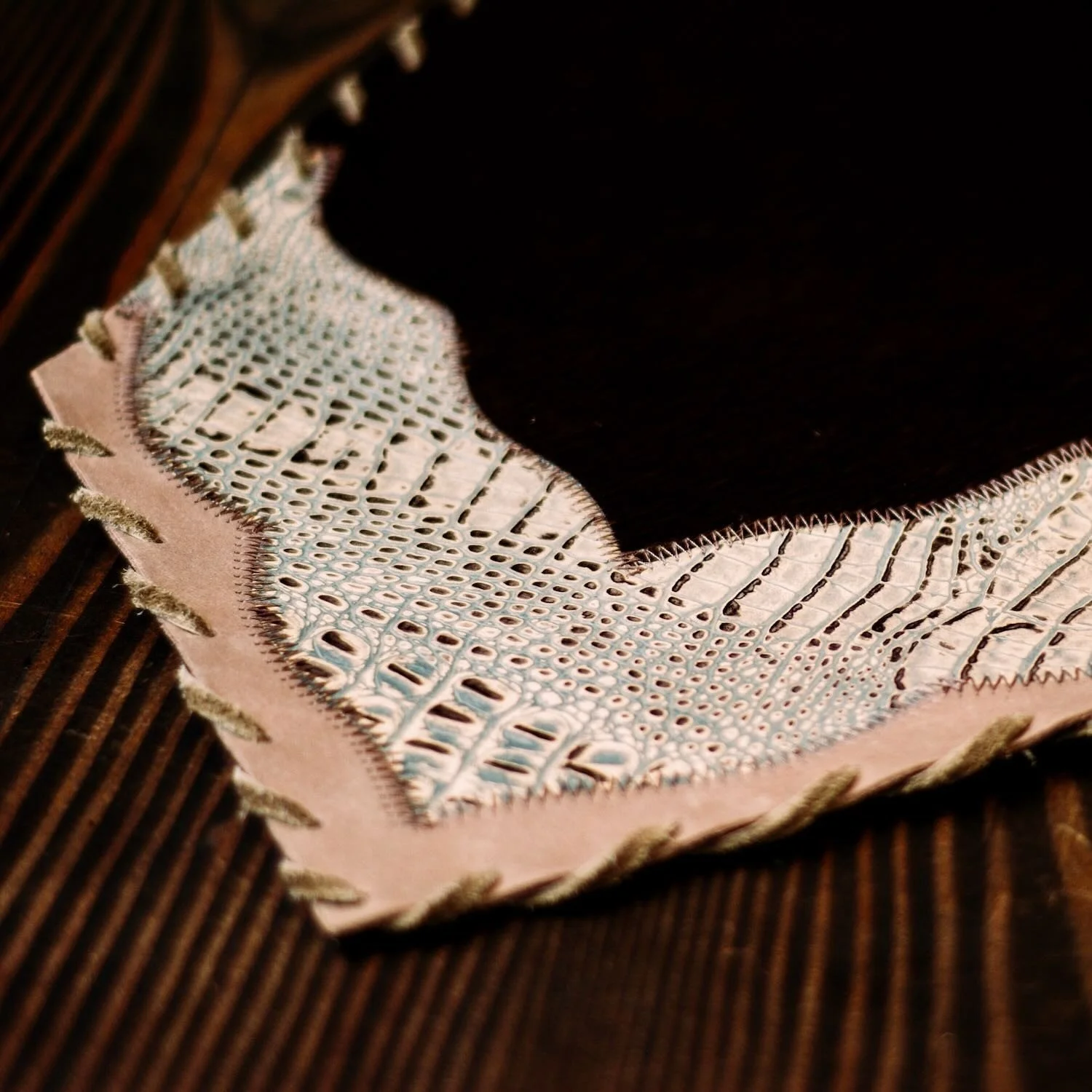 Handmade Brazilian cowhide table runner with tooled leather - Seventeen