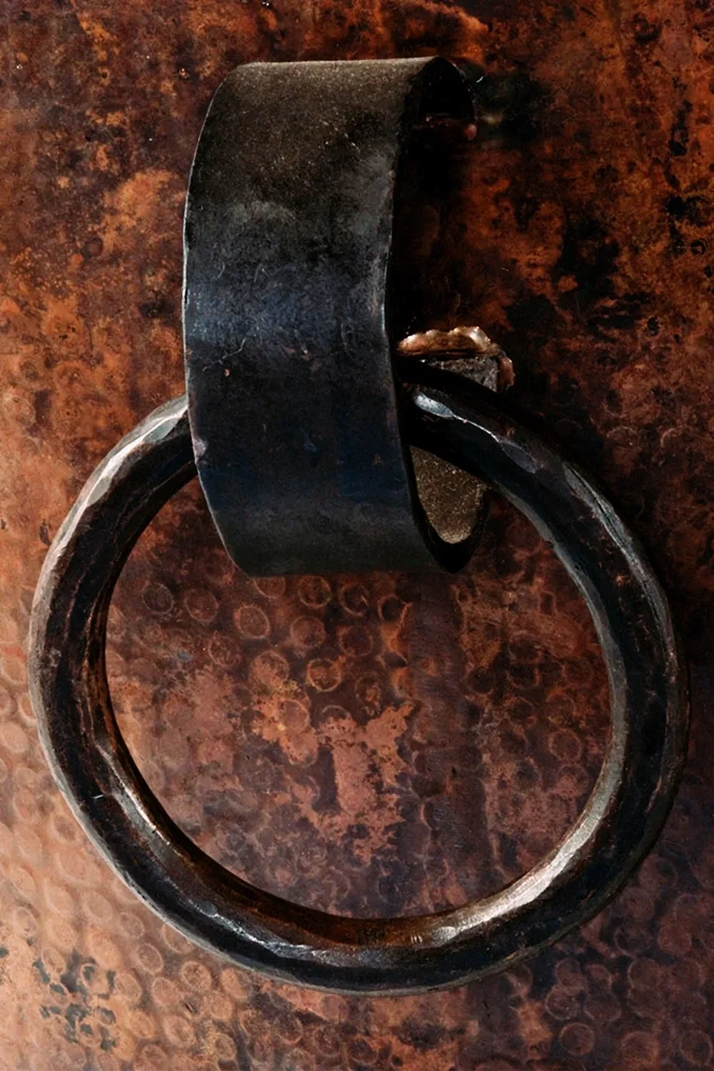 Hacienda 67" Hammered Copper Double Slipper Bathtub with Rings