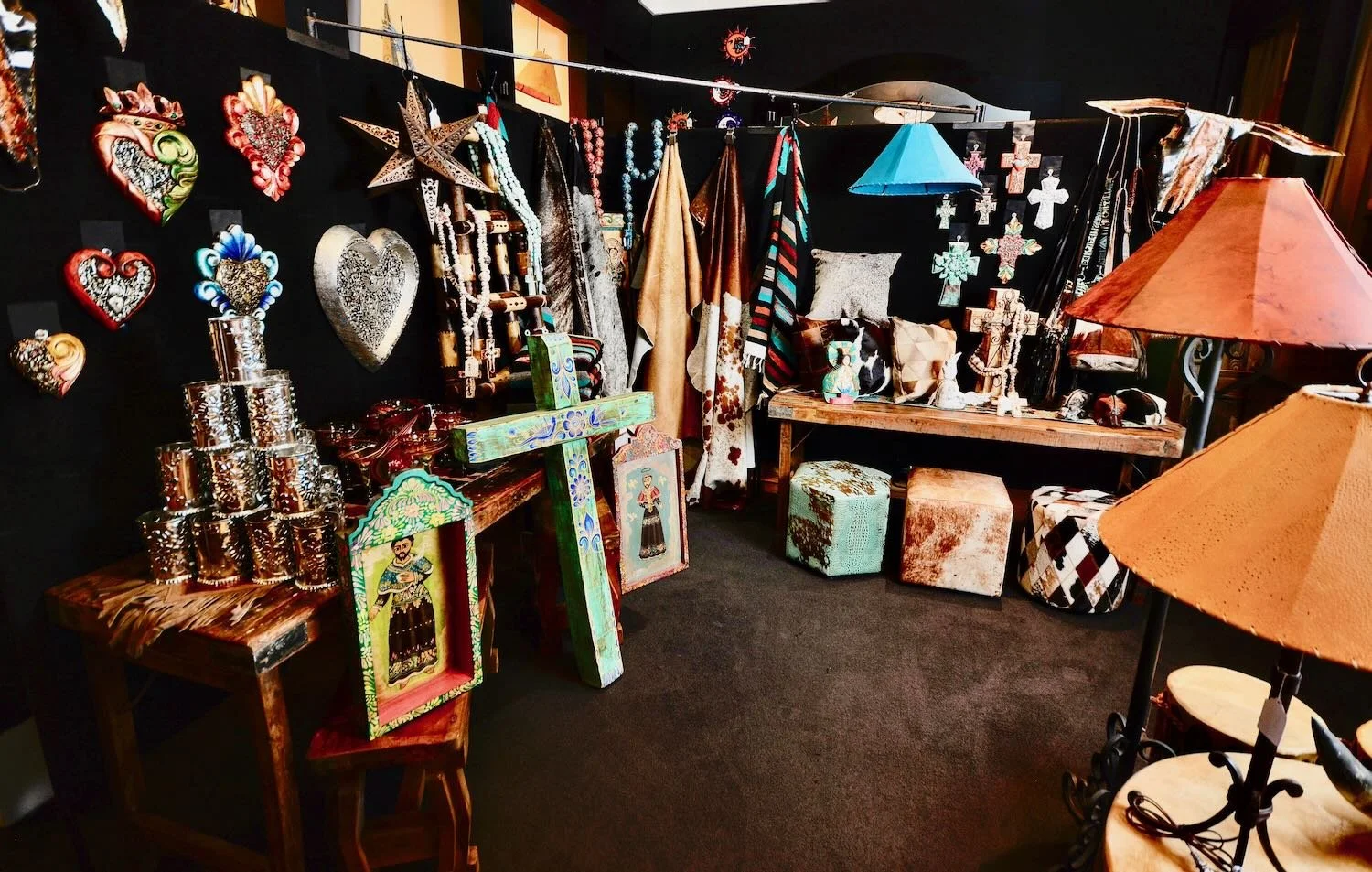 Milagros Rústicos Booth 2.jpeg