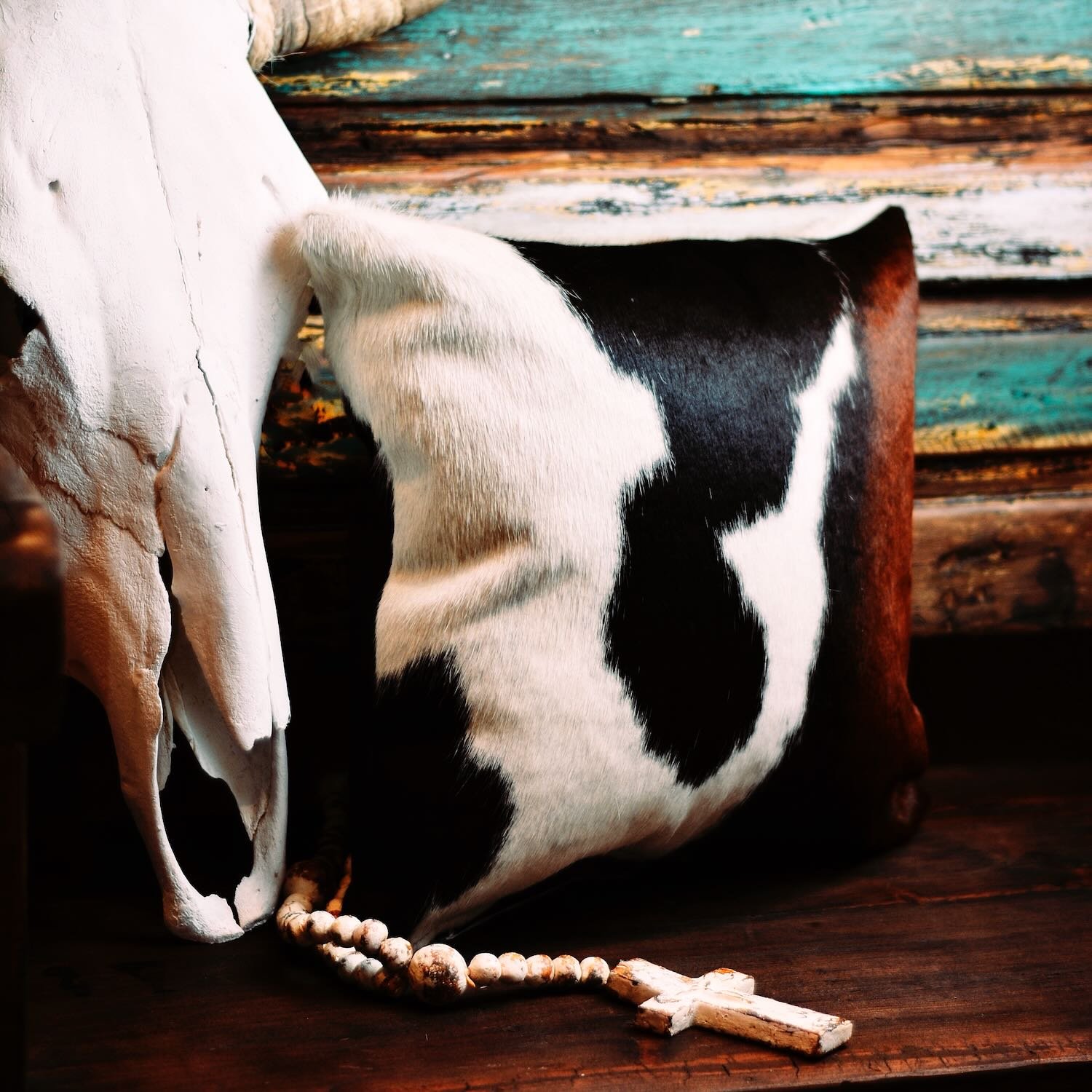 Handmade Brazilian Tombstone Pillow featuring cowhide and leather Western design, 18x18 decorative throw pillow.