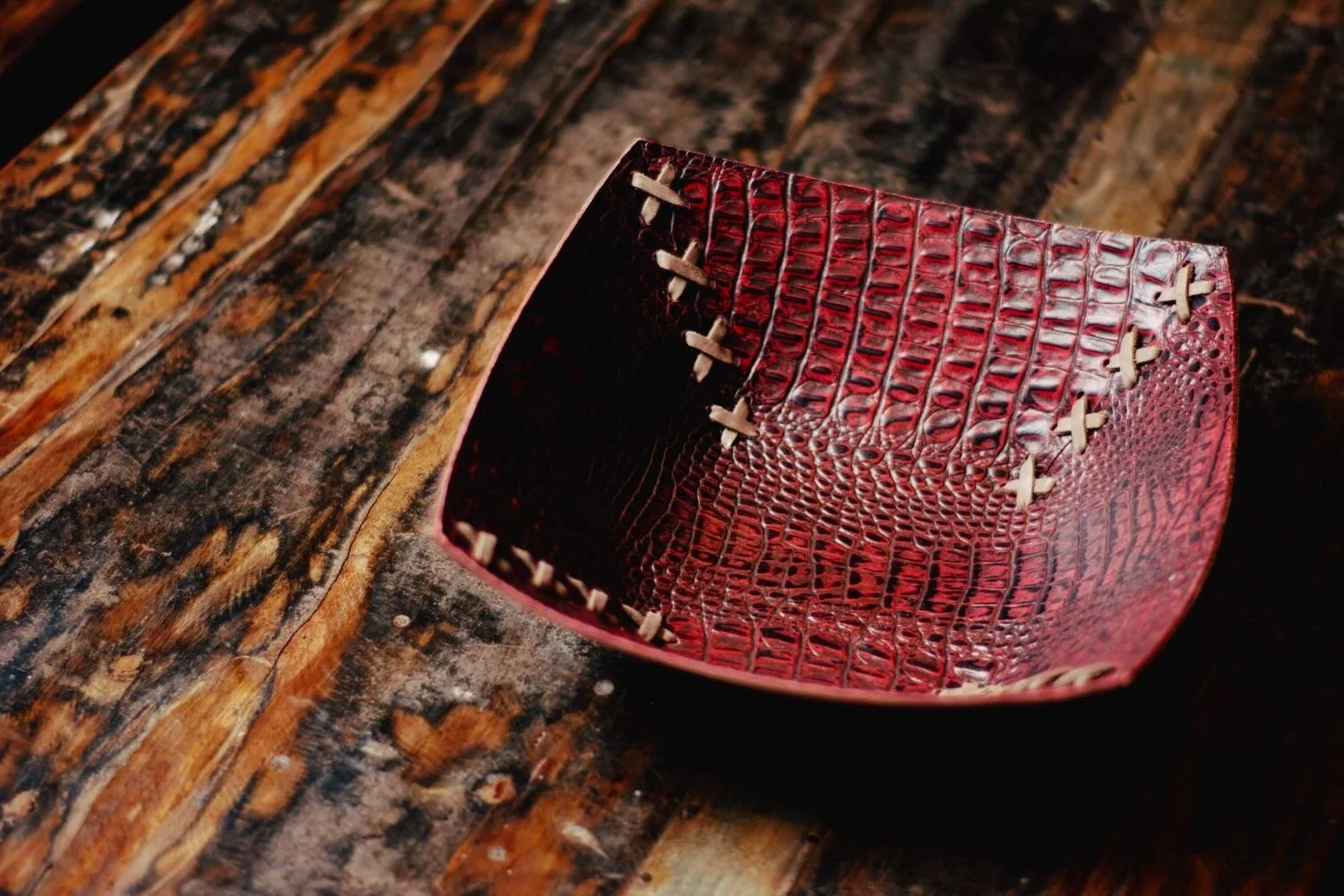 Brazilian leather and cowhide bowls