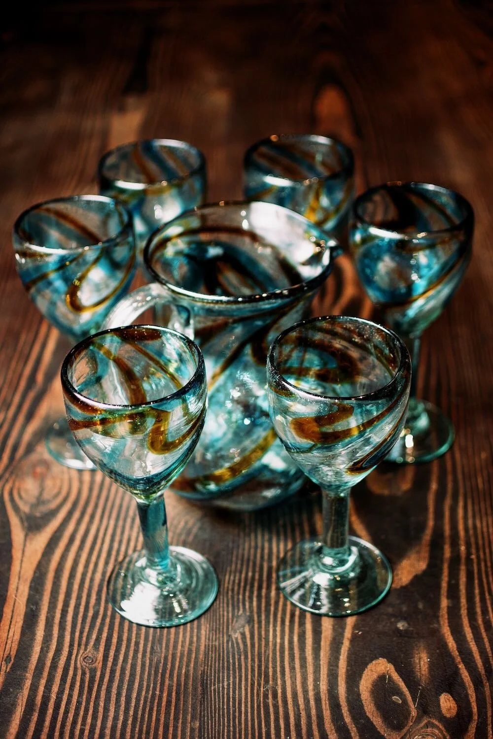 Turquesa y Oro Handblown Pitcher and Wine Glass Set