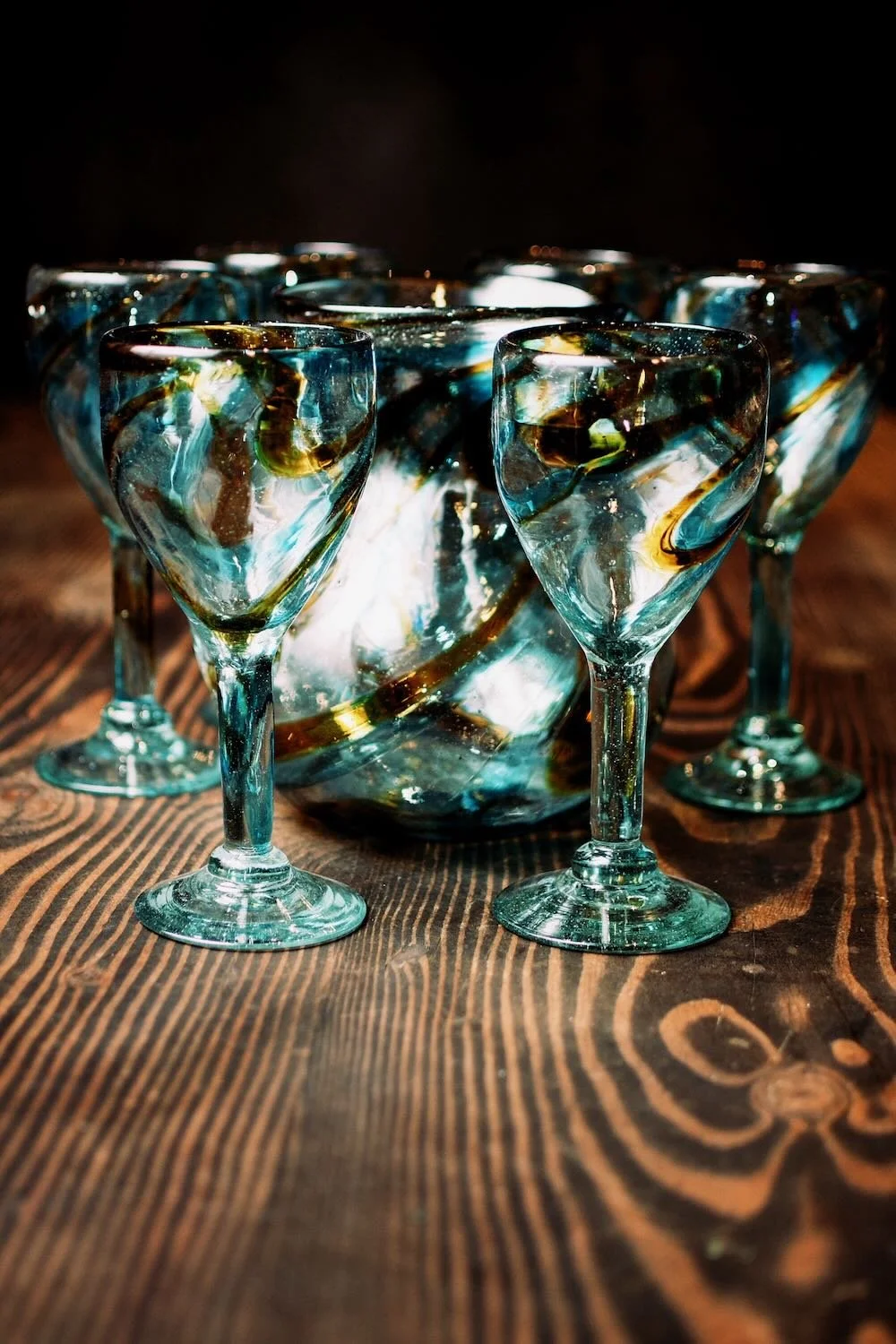 Turquesa y Oro Handblown Pitcher and Wine Glass Set