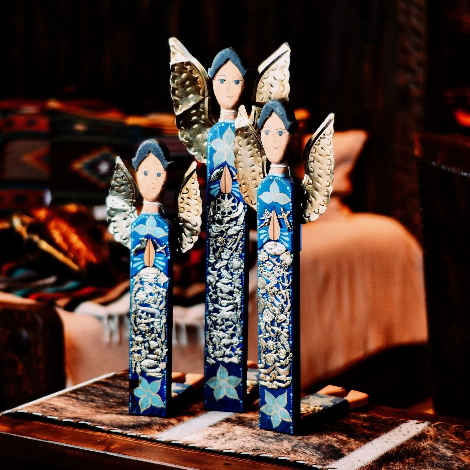 Milagros Ángel Arrodillada