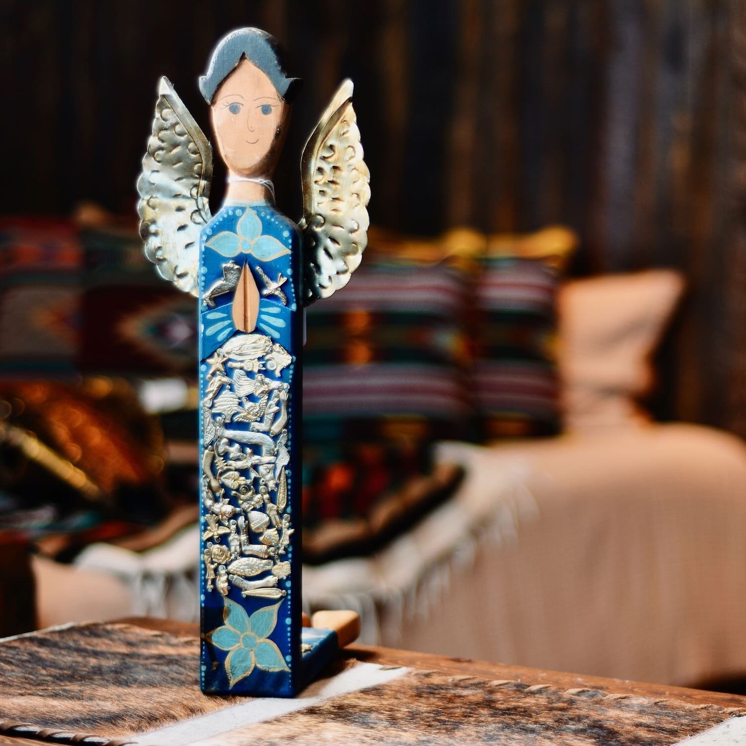 Milagros Ángel Arrodillada