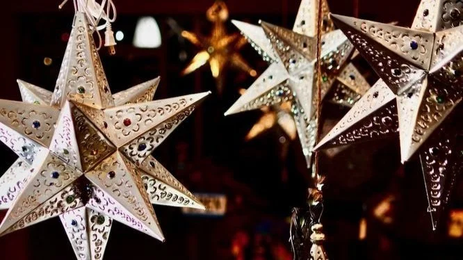 lighted-christmas-tree-star-sale-9.jpg