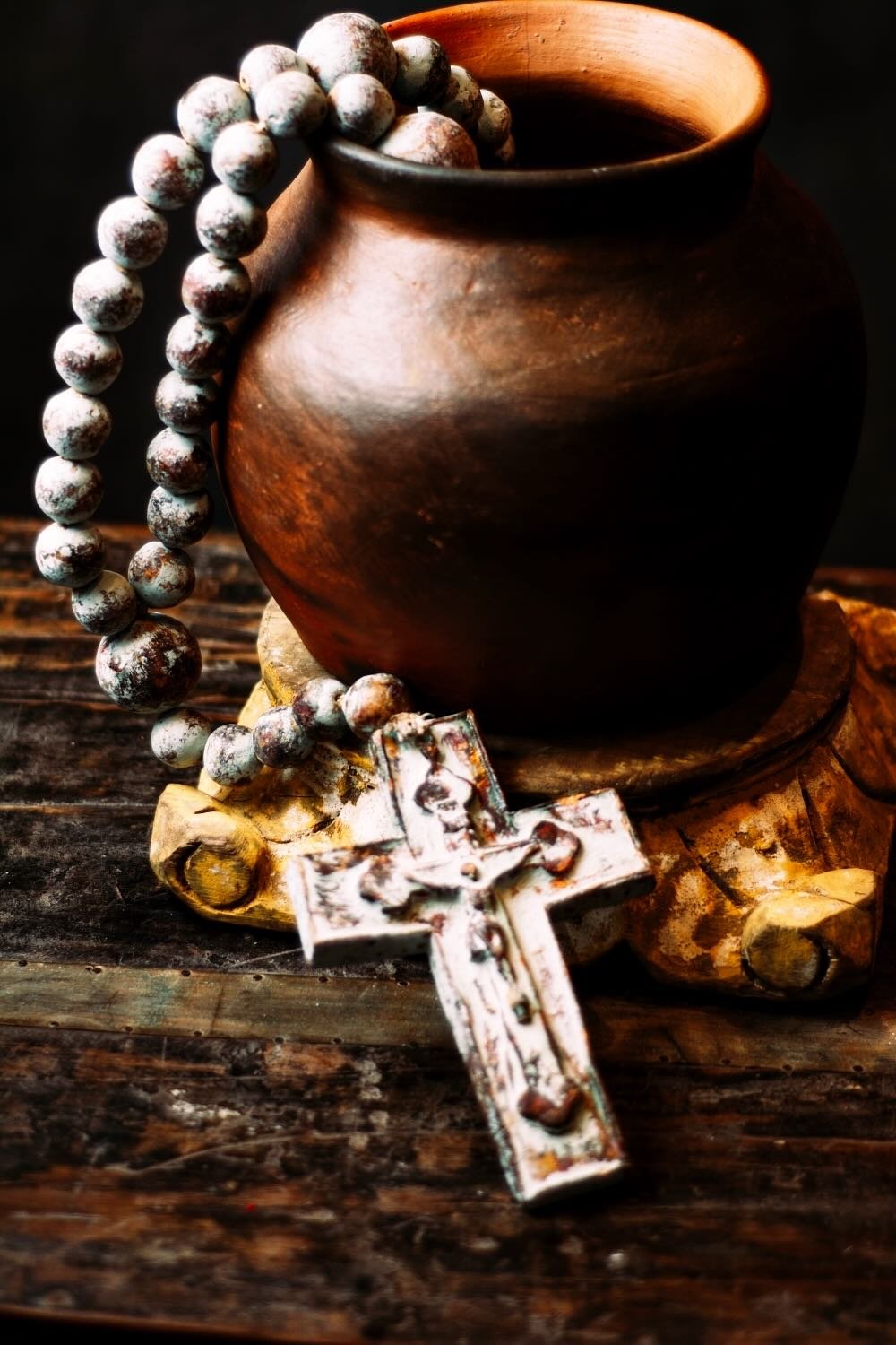 Rosario de Barro - Turquoise. Oversized 45" turquoise clay rosary from Milagros Rústicos. Handcrafted in Mexico with a distressed finish. Ideal for large-scale decor.