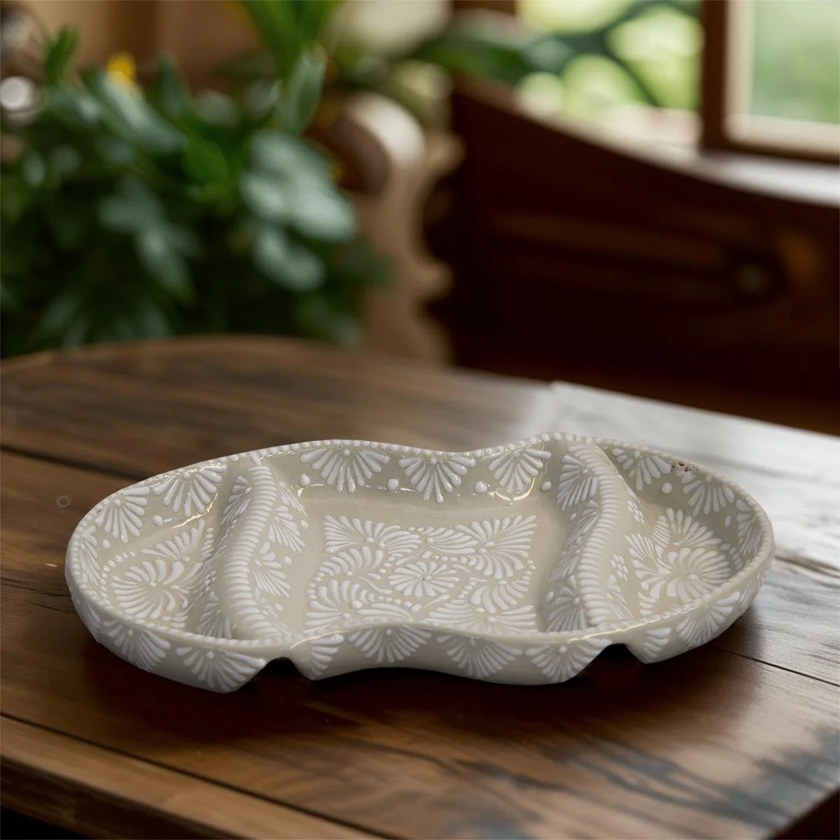 Navojoa Talavera Serving Plate - Gris