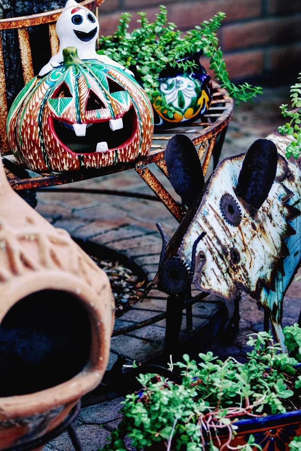 New ghost / Jack O' Lantern combo. Made from clay and hand painted in Mexico. Visit Milagros Rústicos today for the best styles. 